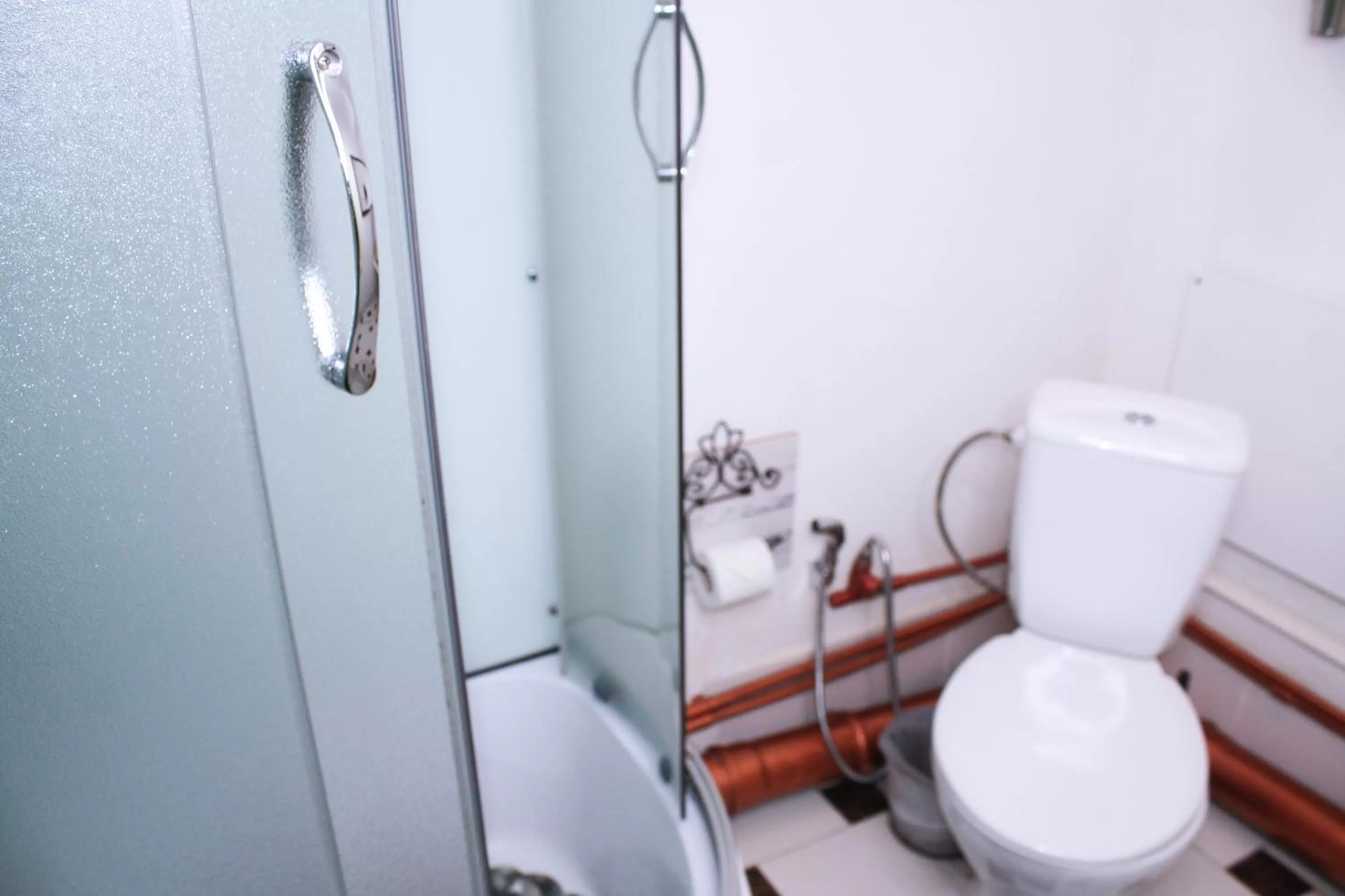 Shower in MAMBA HOTEL - готель в укритті