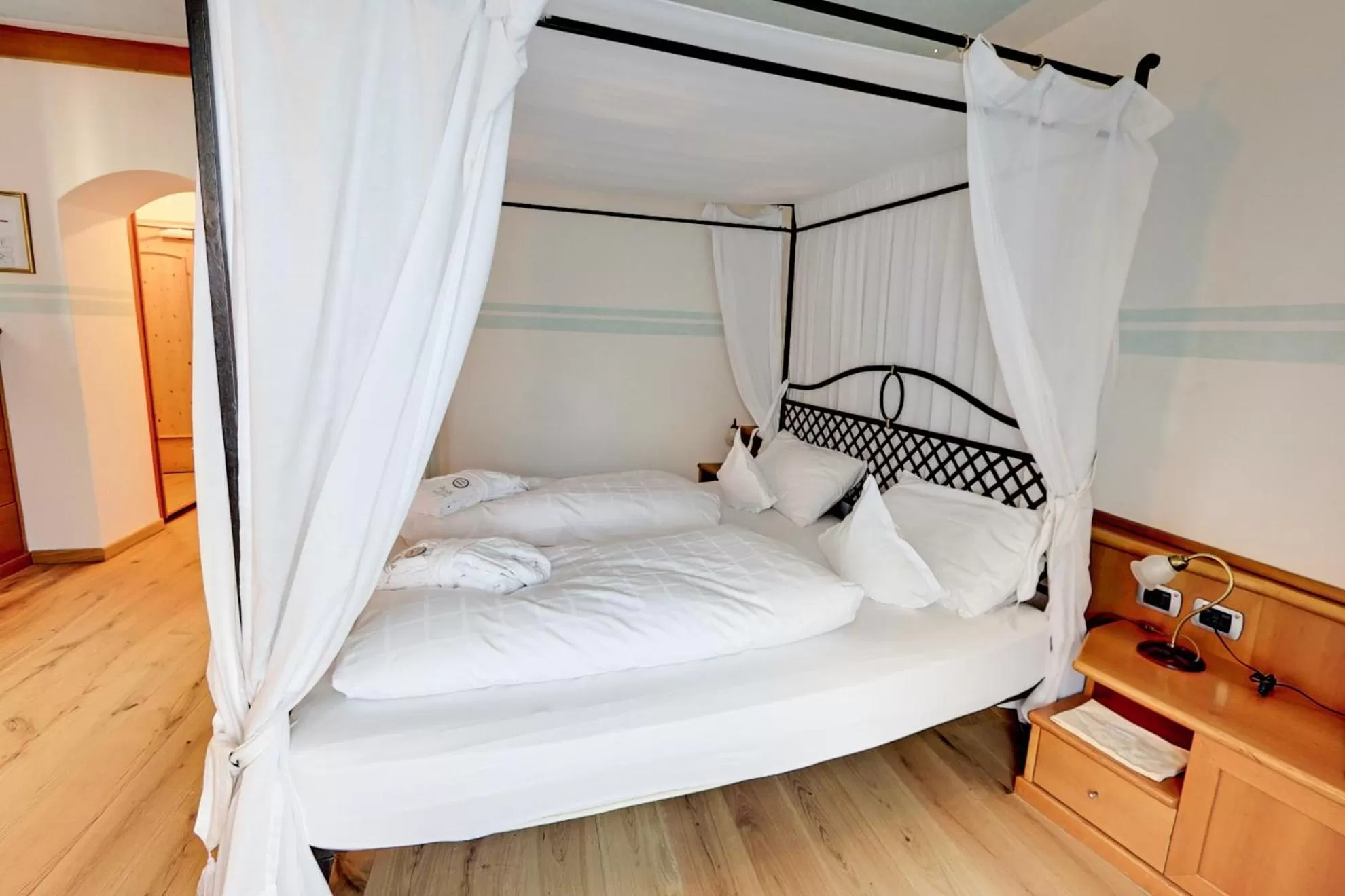 Bed in Leading Relax Hotel Maria