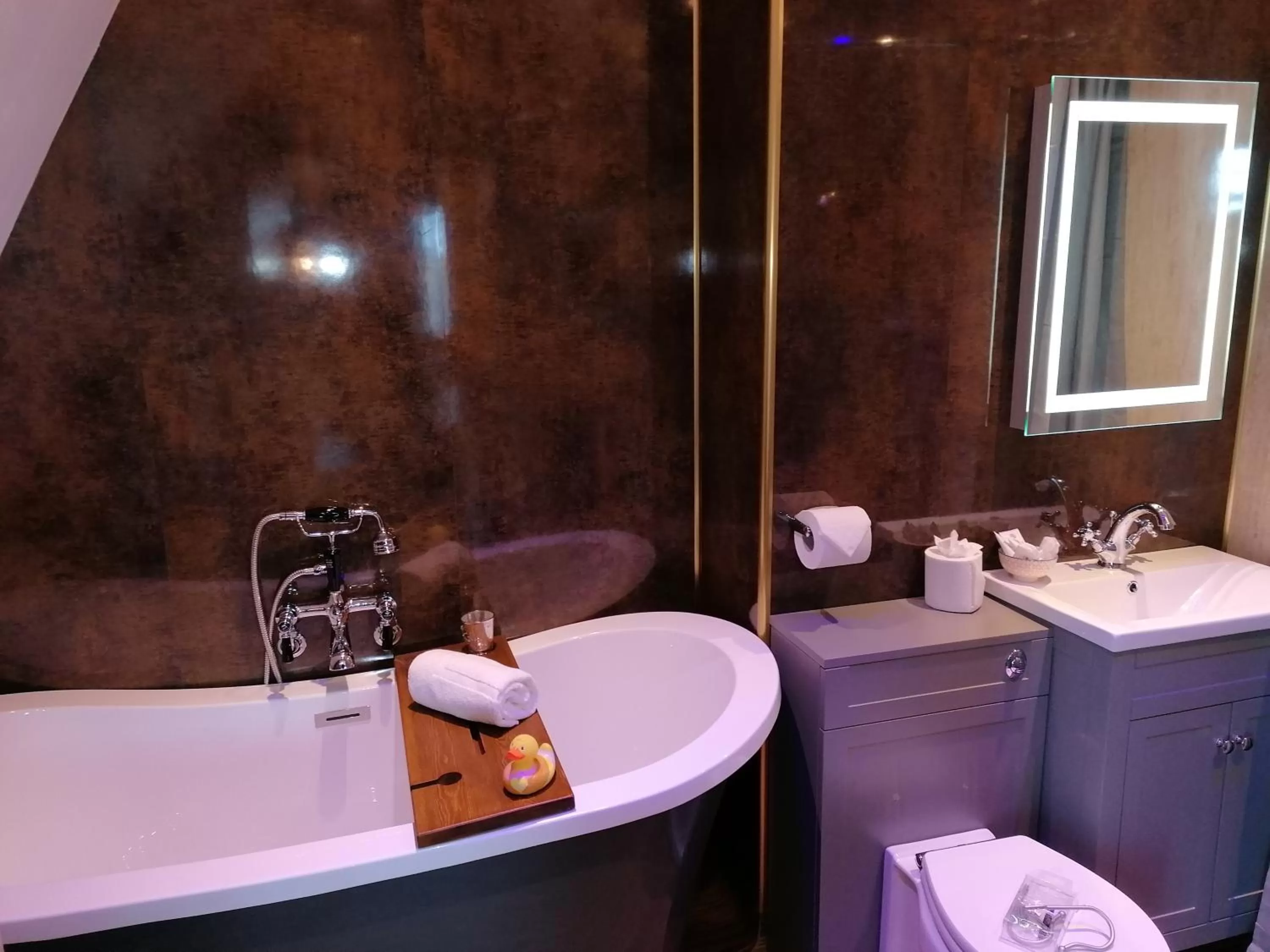 Bathroom in Marine Lodge