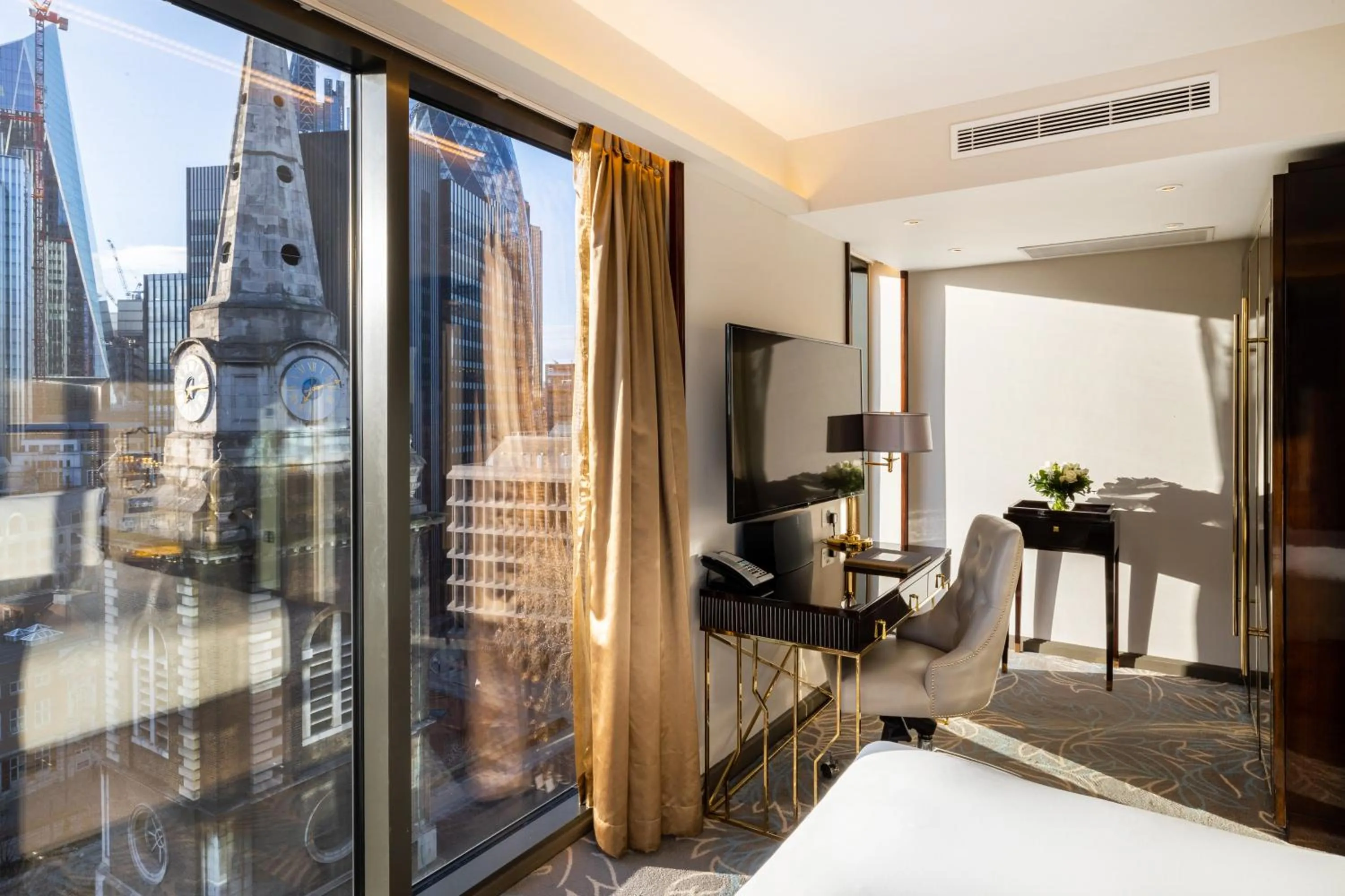 Bed in Hotel Saint London