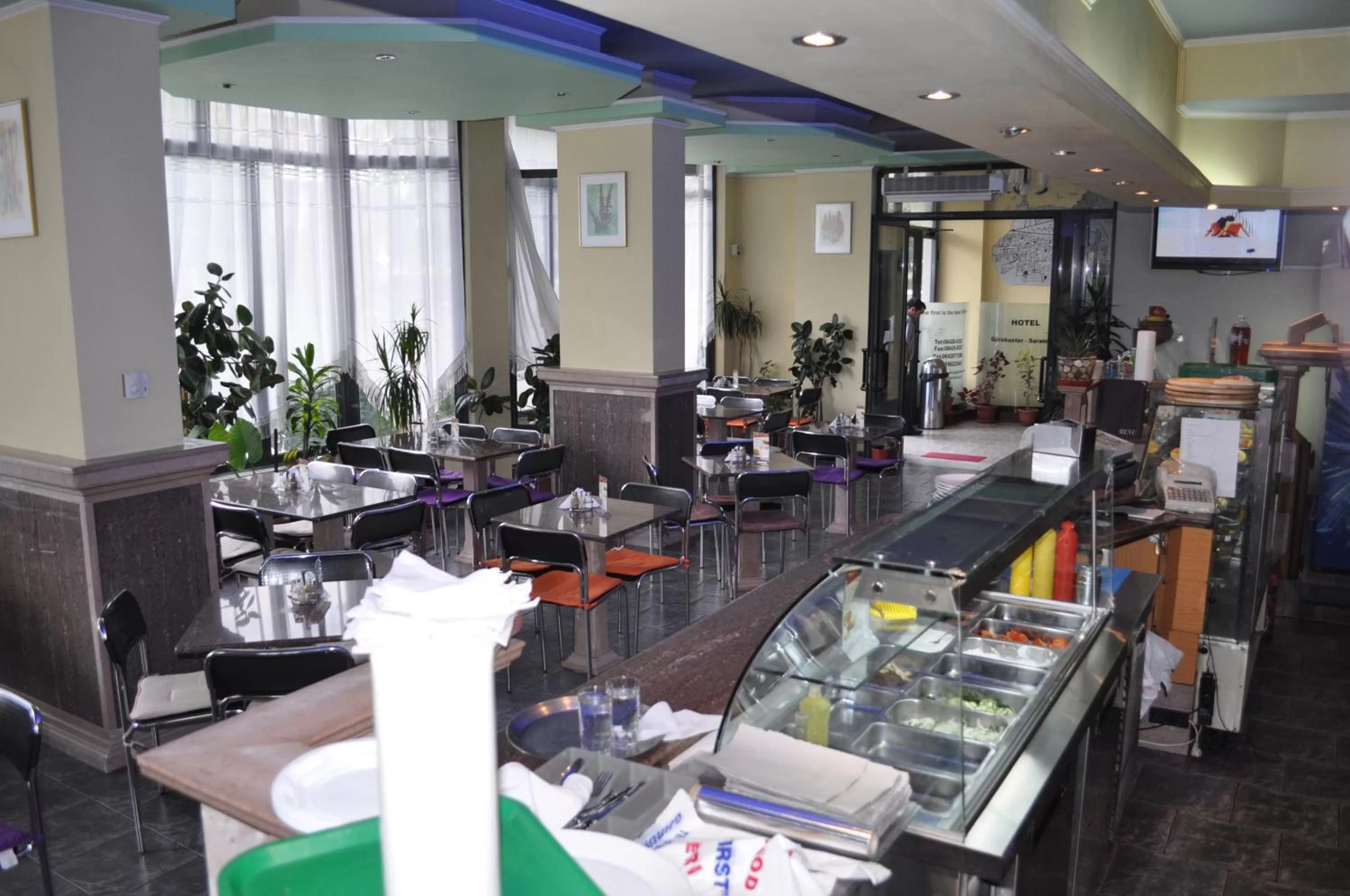 Restaurant/places to eat in Hotel The First