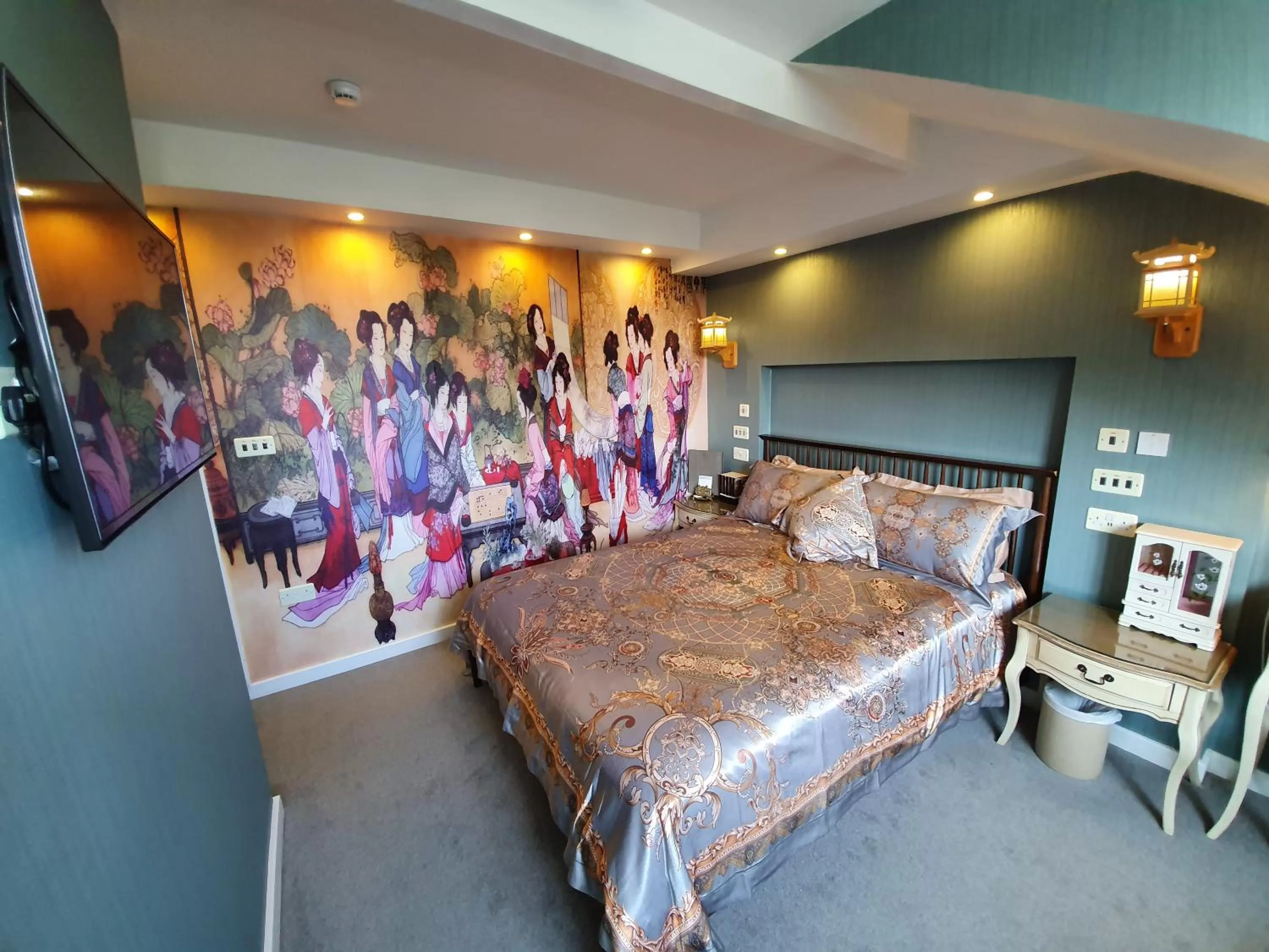 Bedroom, Bed in Tower Guest House