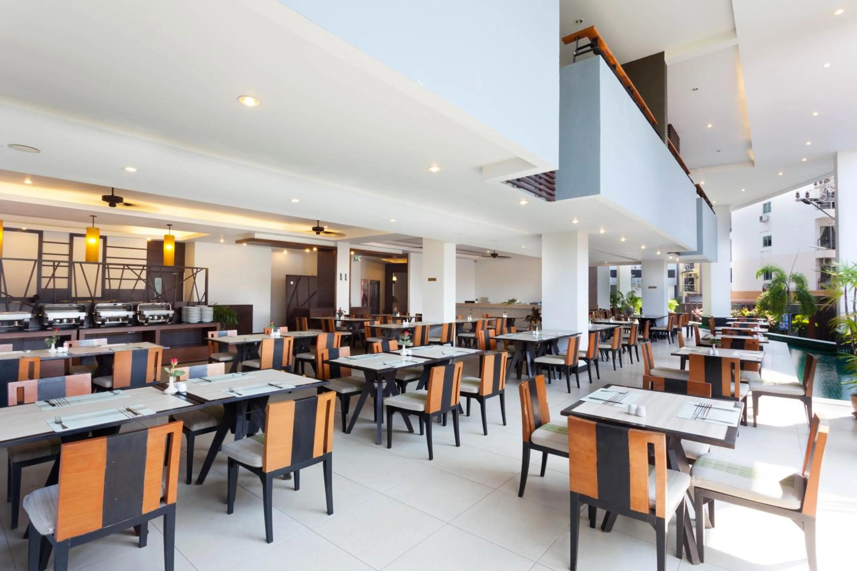 Restaurant/places to eat in Andakira Hotel - SHA Extra Plus