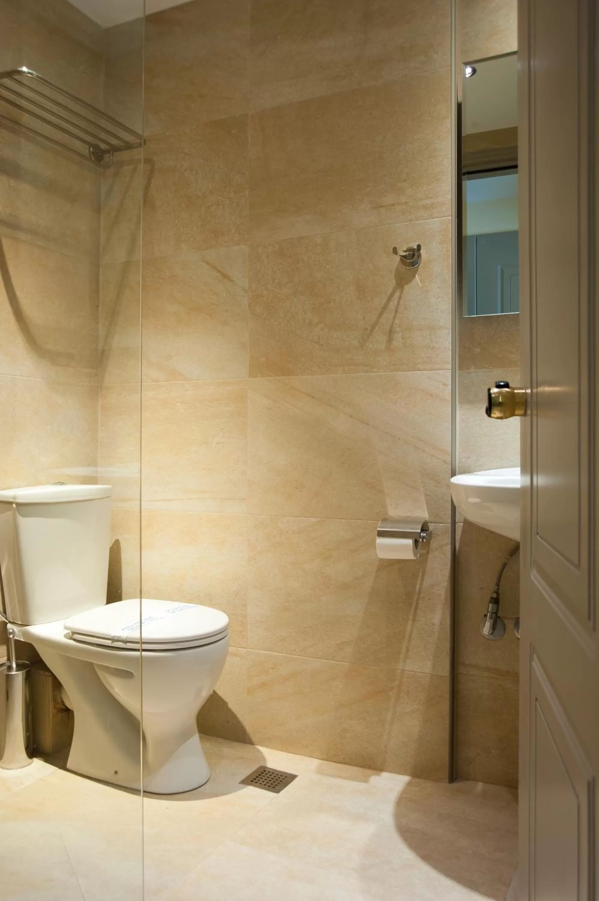 Shower in Parnassos Delphi Hotel