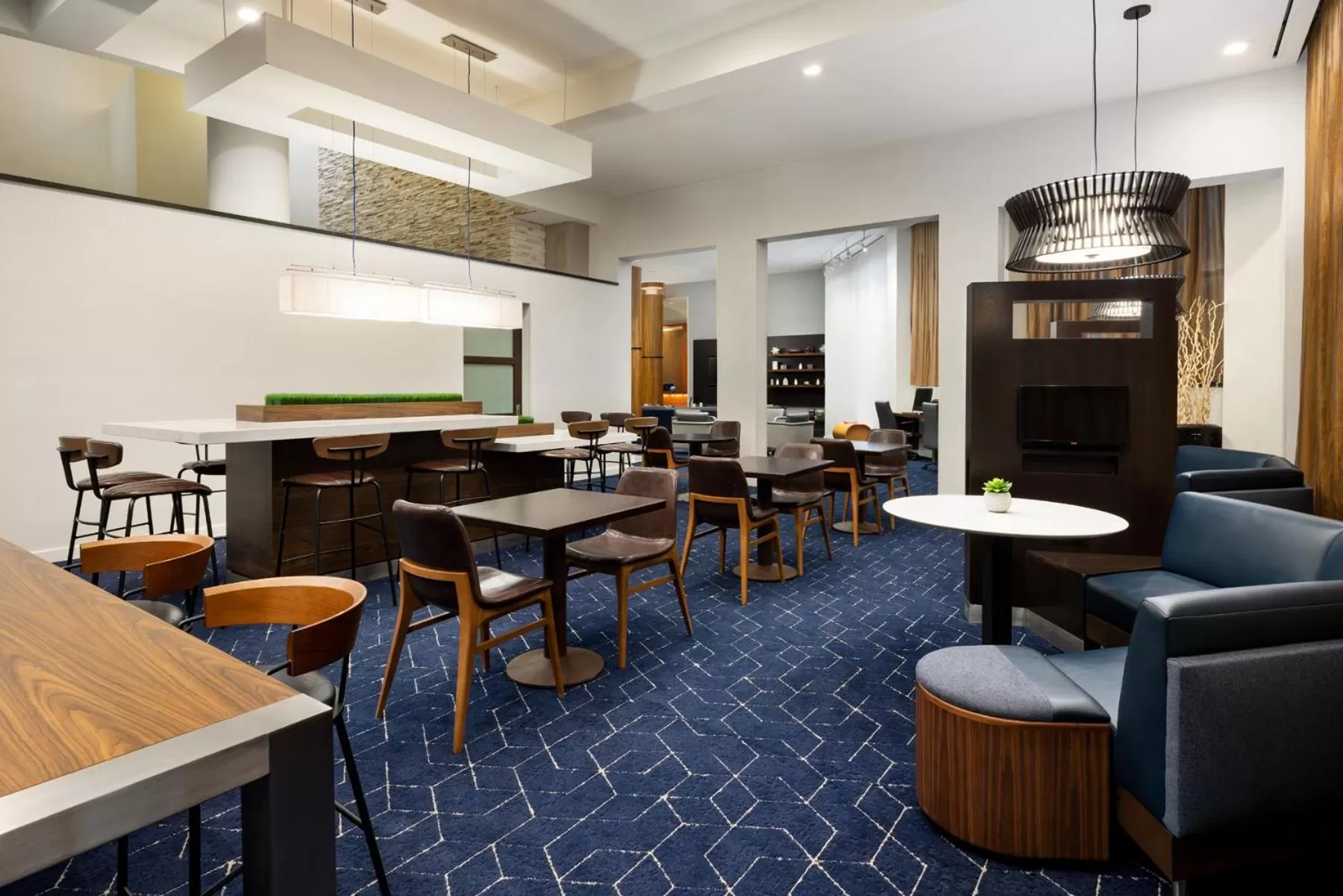 Seating area in Courtyard by Marriott Atlantic City Beach Block