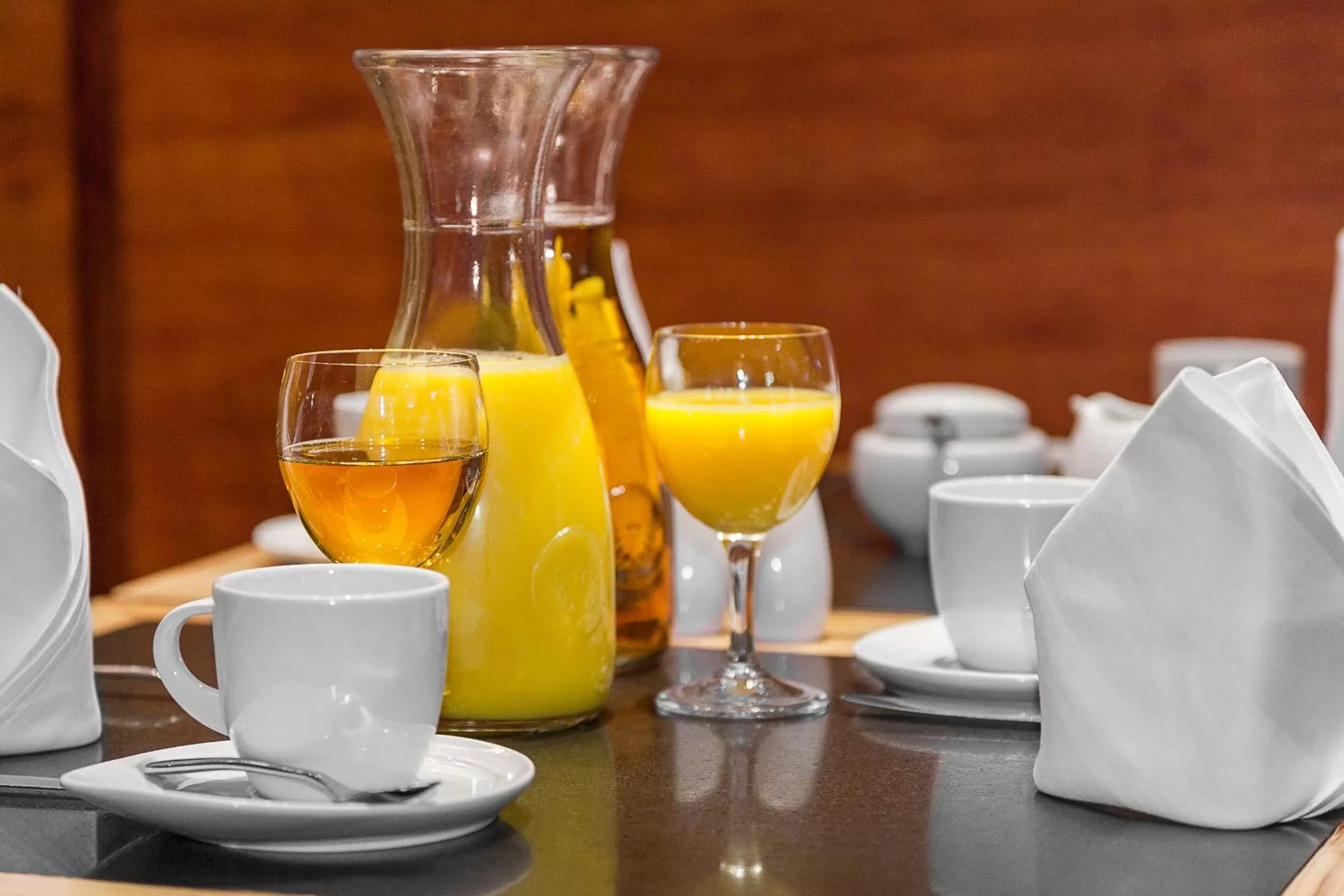 Buffet breakfast in Hotel Aviv Dresden