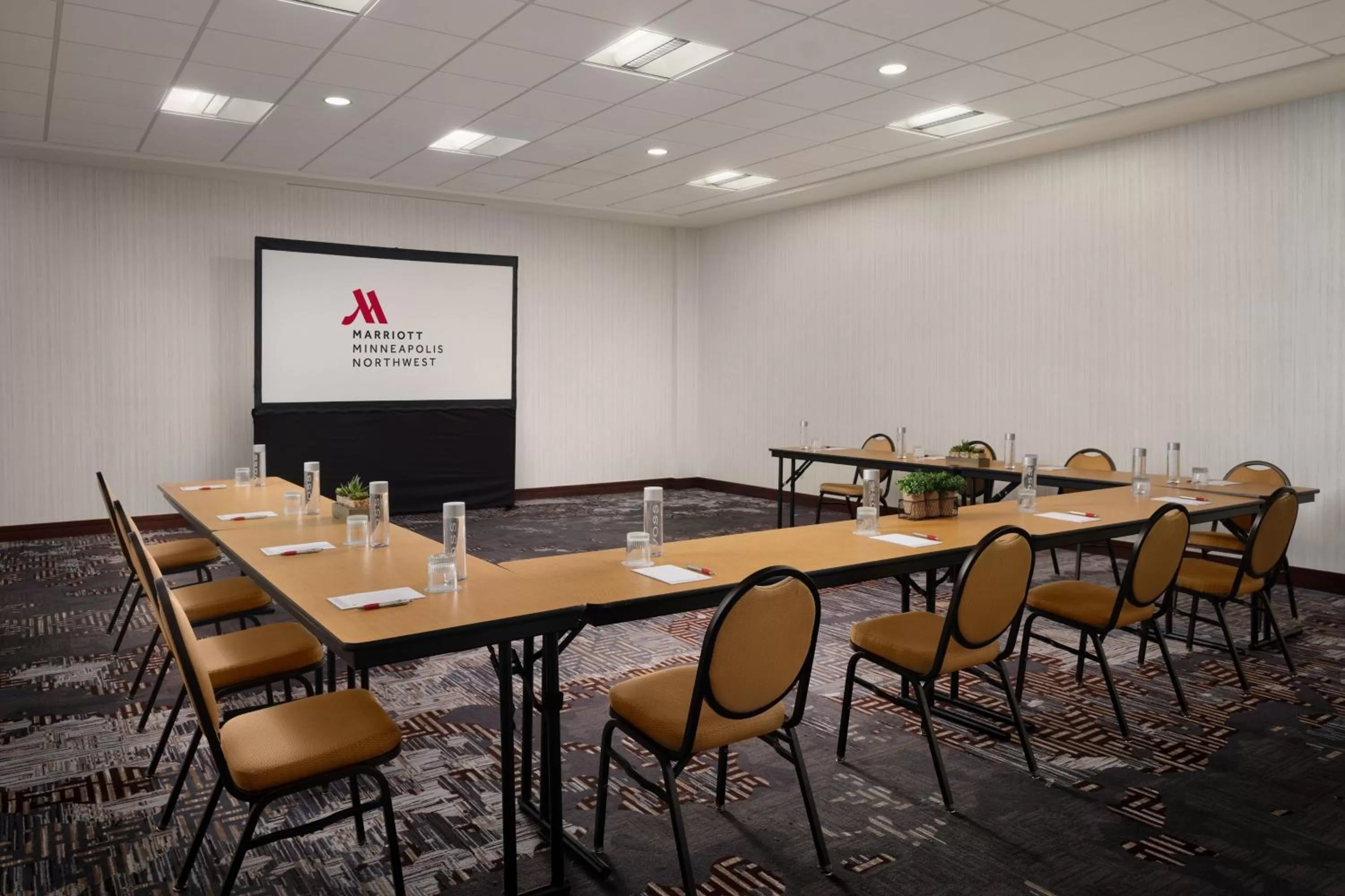 Meeting/conference room in Minneapolis Marriott Northwest Hotel & Conference Center