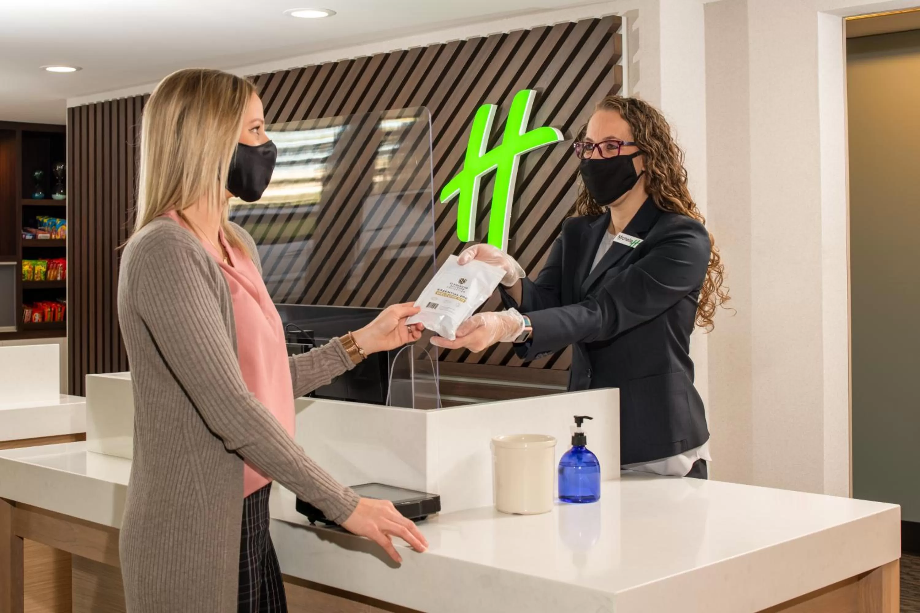 Property building in Holiday Inn Richland on the River by IHG