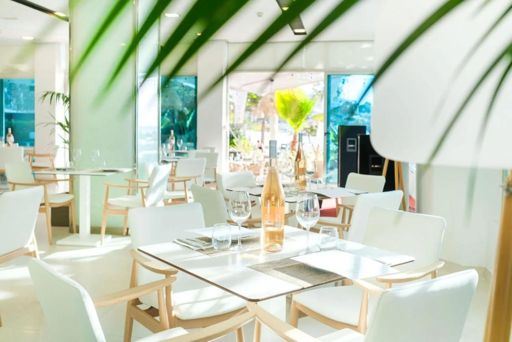 Restaurant/places to eat in Hotel Agua Beach "Adults only"