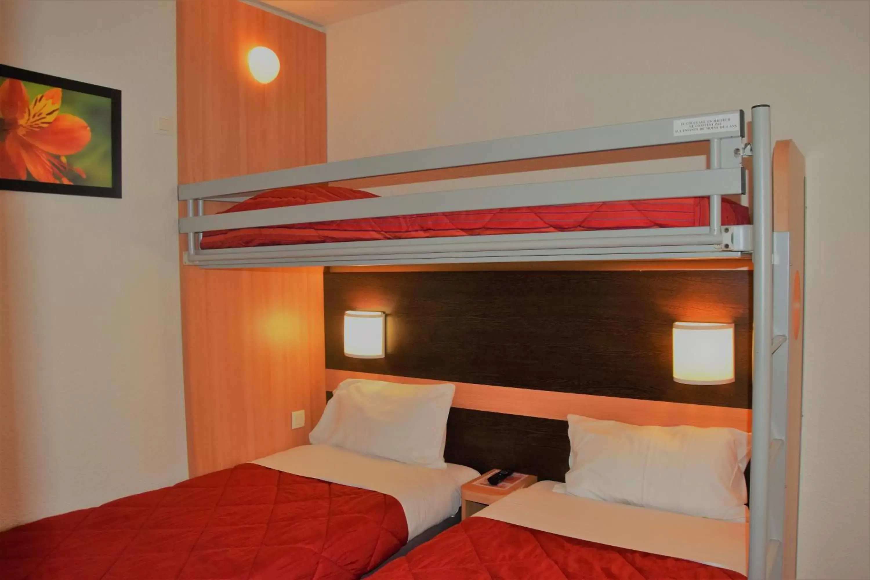 Triple Room in Premiere Classe Bordeaux Sud Pessac Bersol Triple Room in Premiere Classe Bordeaux Sud Pessac Bersol