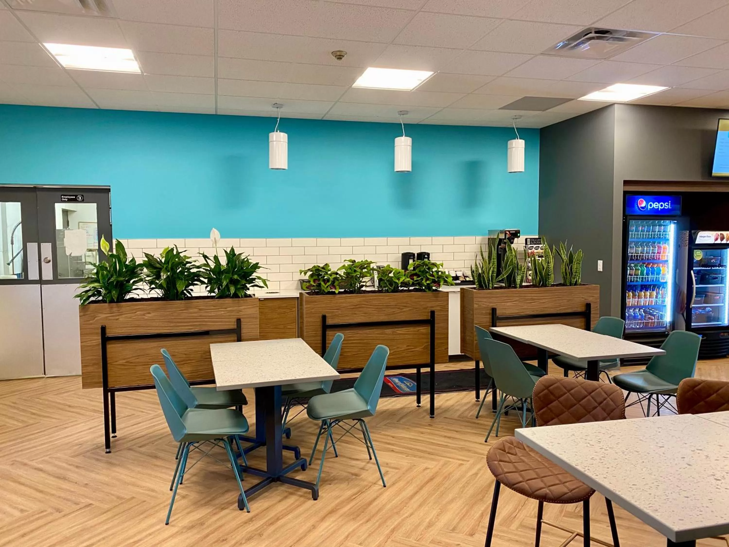 Lobby or reception in Howard Johnson by Wyndham Winnipeg West