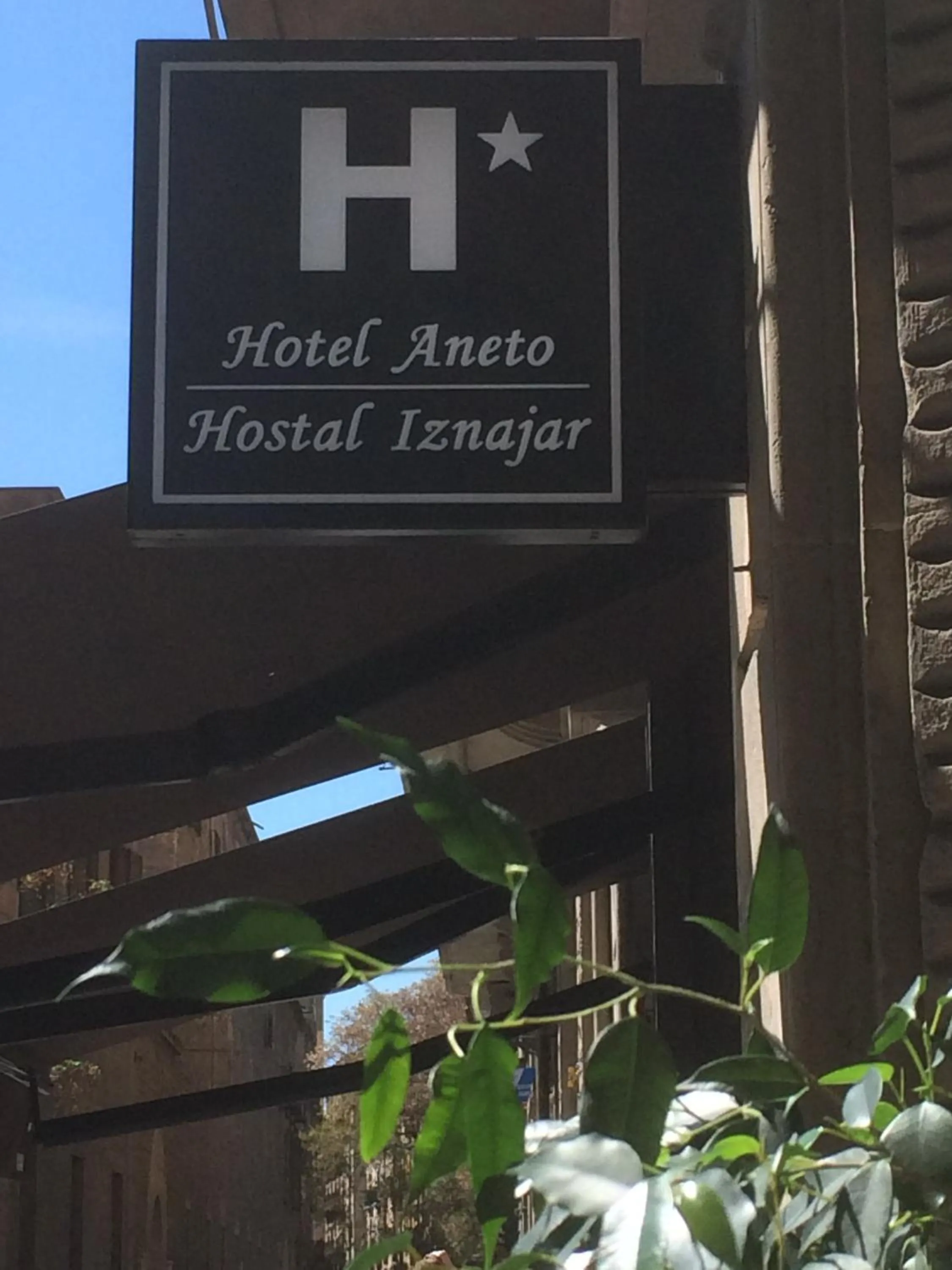 Facade/entrance in Hotel Aneto