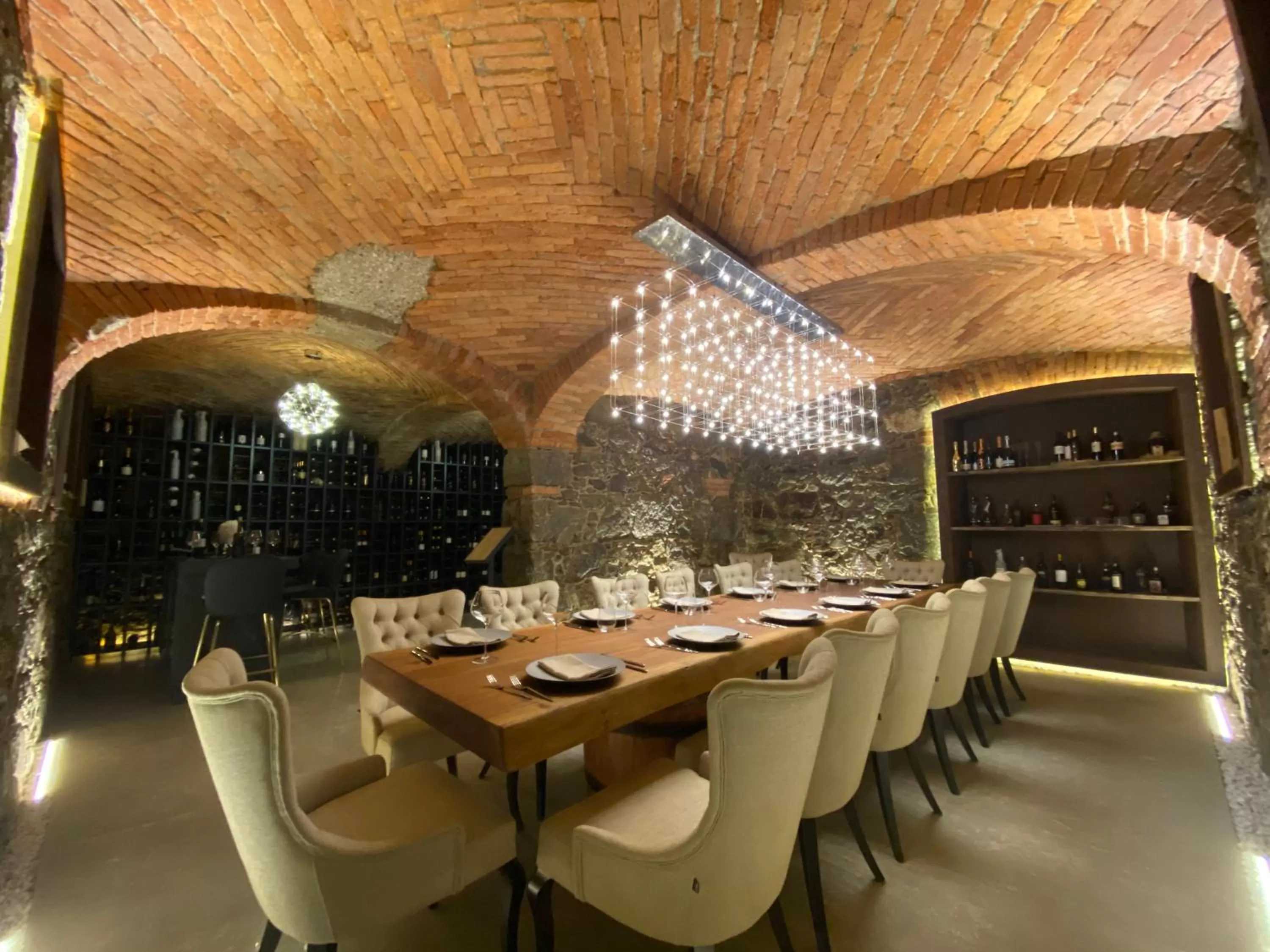 Restaurant/places to eat in Hotel MOREA