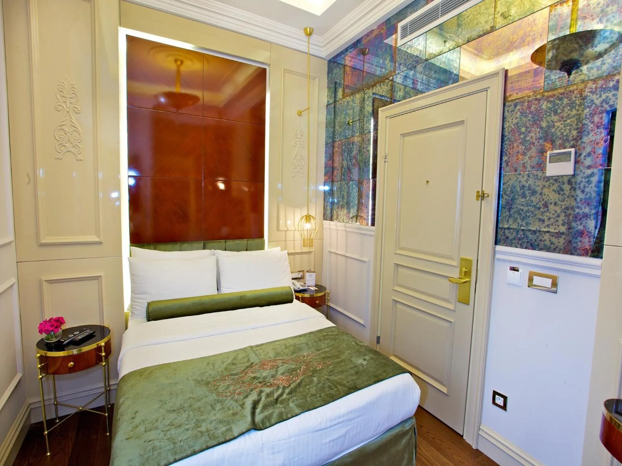 Bed in Taksim Star Hotel