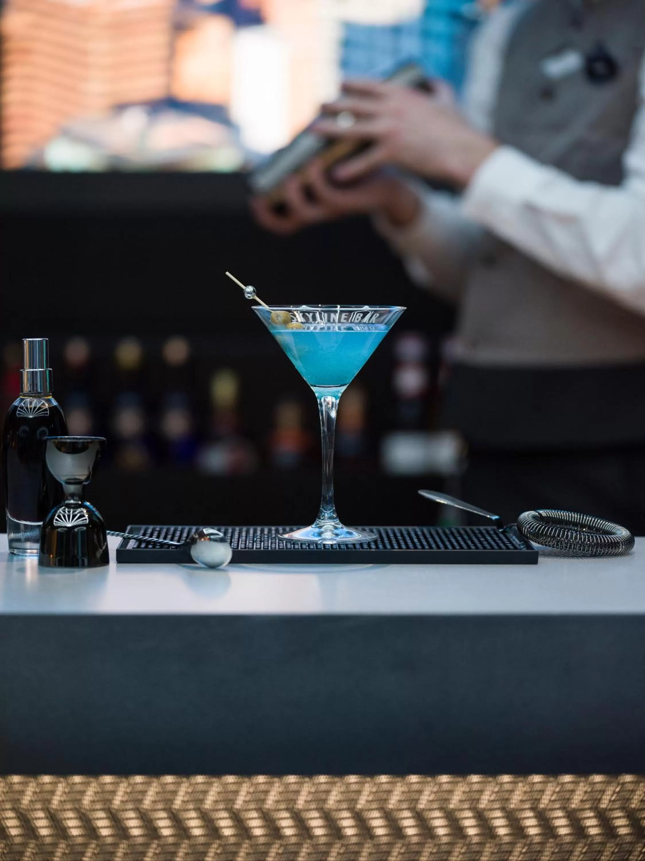 Lounge or bar in Disney Hotel New York - The Art of Marvel