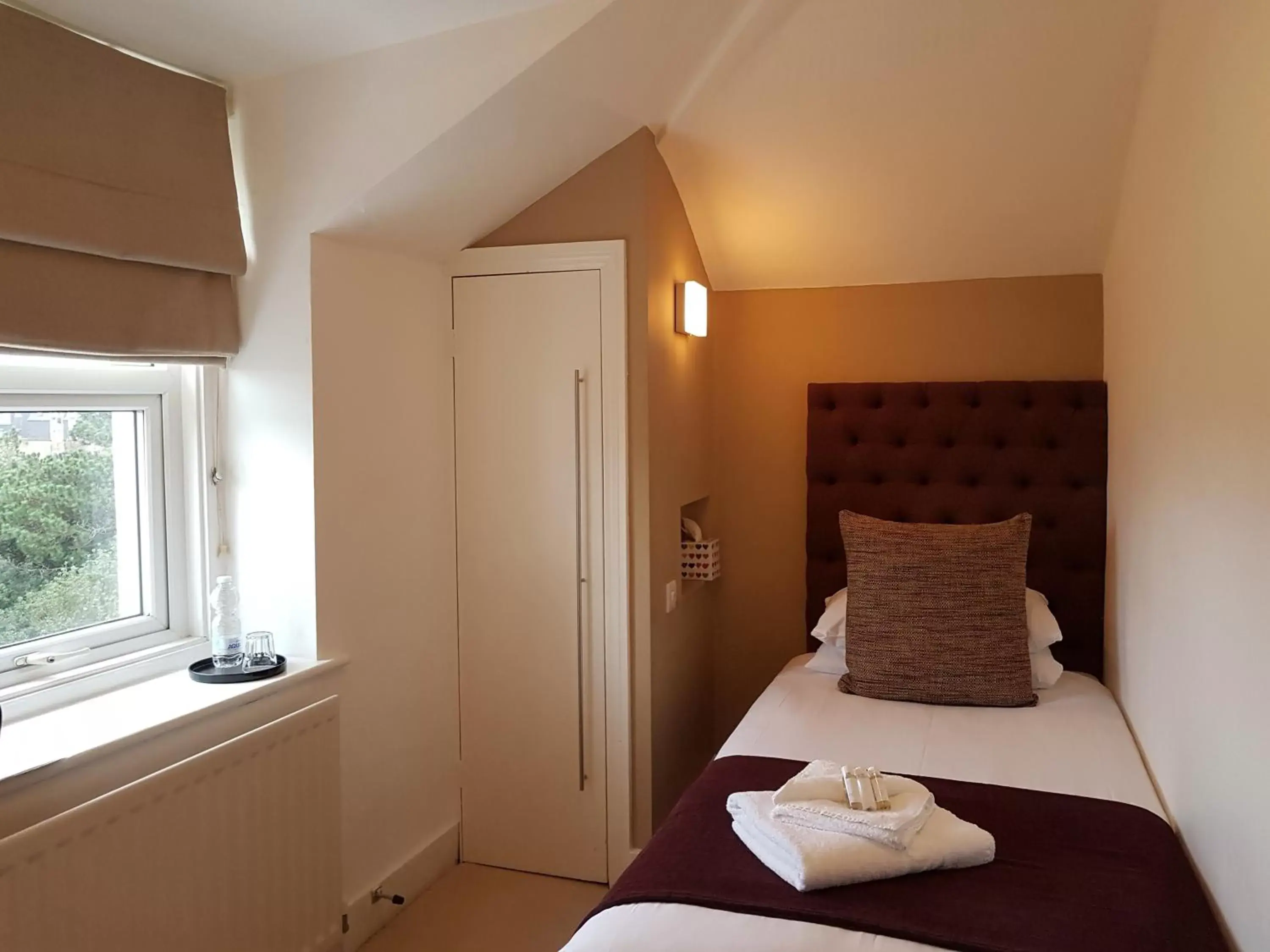 Single Room - Box in The Relish Single Room - Box in The Relish