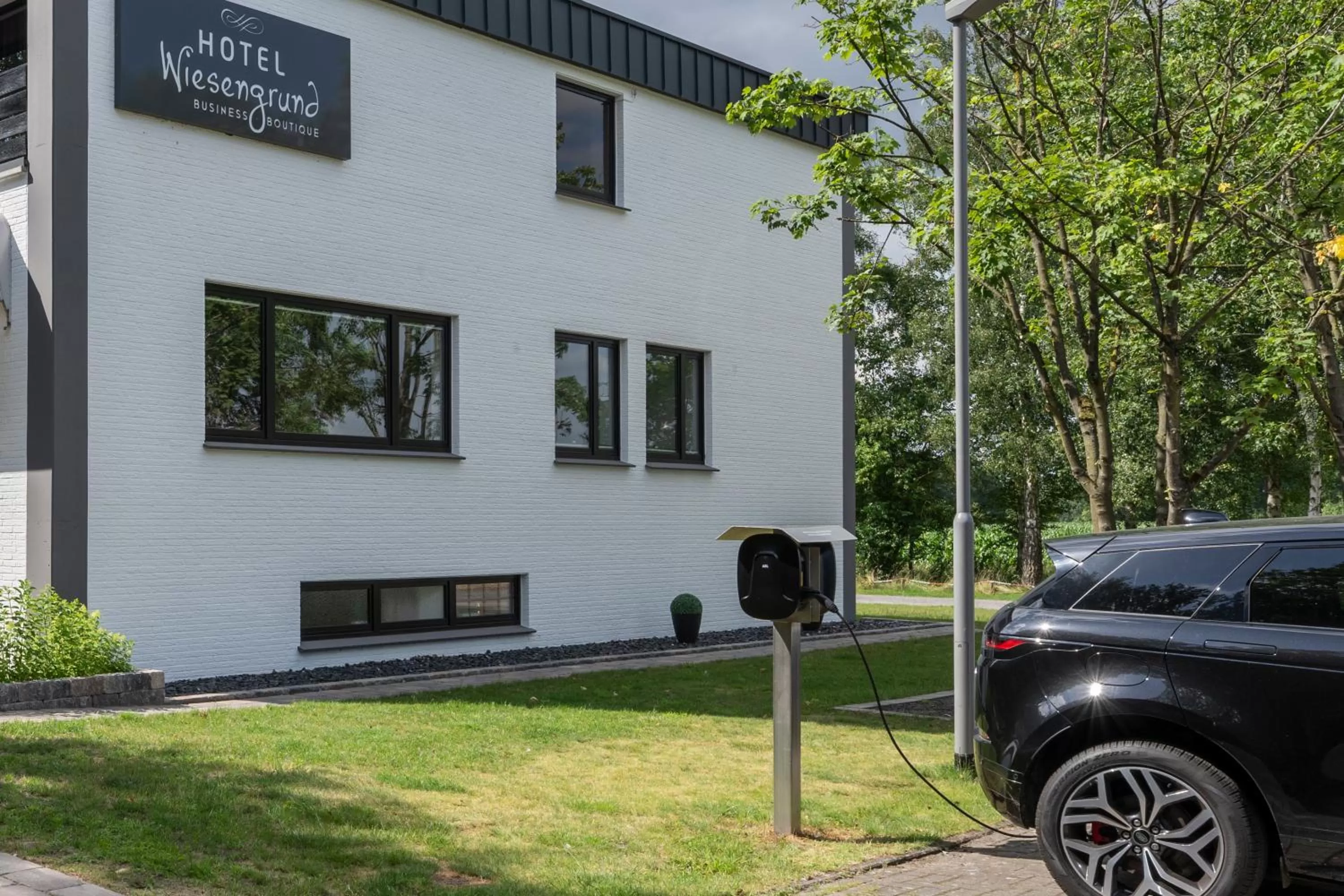 Parking in Hotel Wiesengrund Business & Boutique