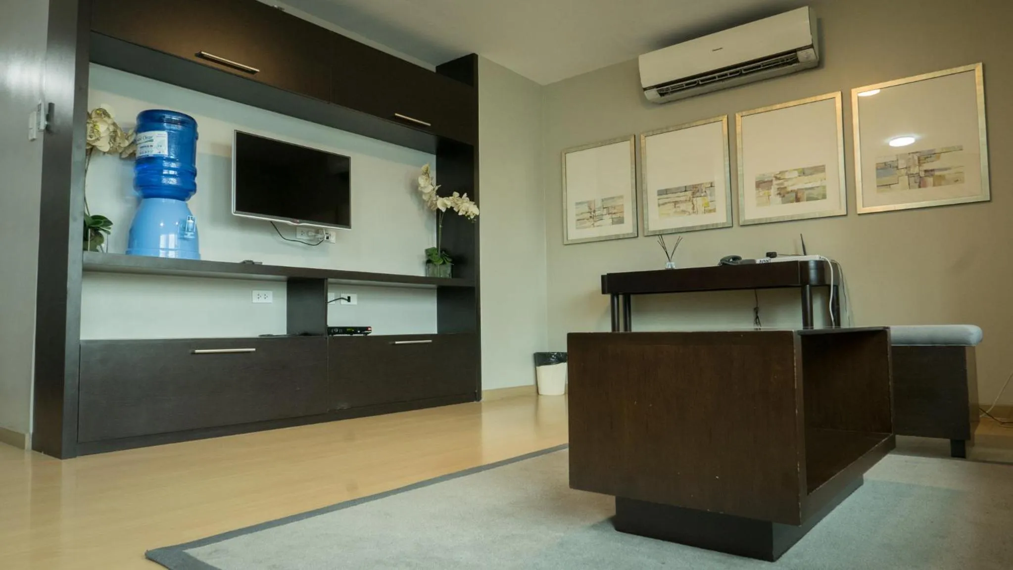 TV and multimedia in Avant Serviced Suites - Personal Concierge