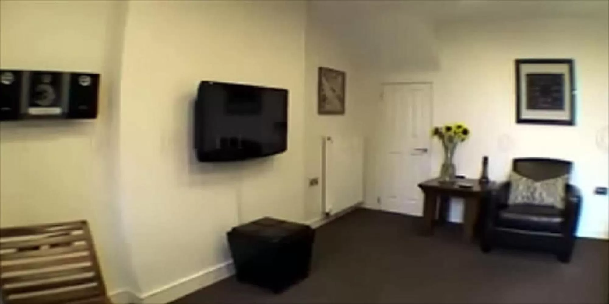 Decorative detail in Victoria Mansions Hotel Apartments