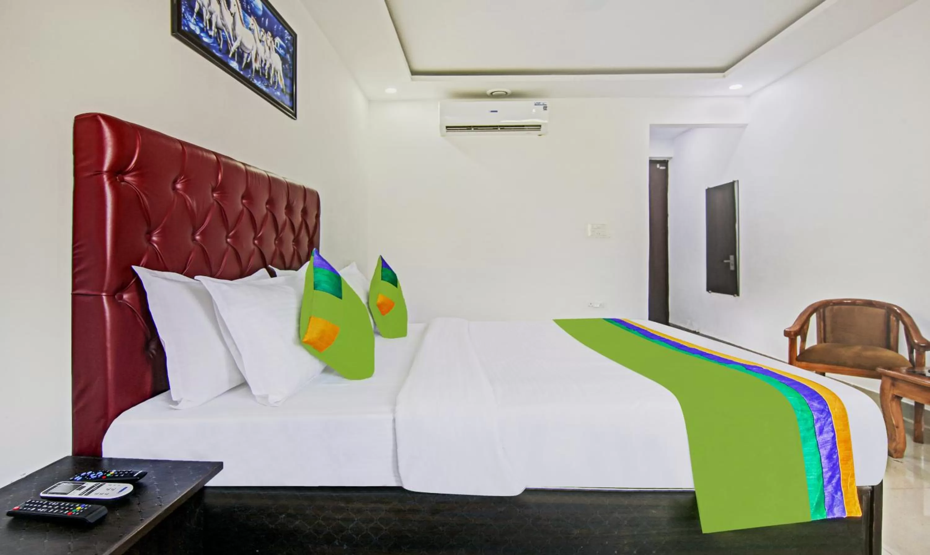 Bedroom, Bed in Treebo Trend Royal Empire