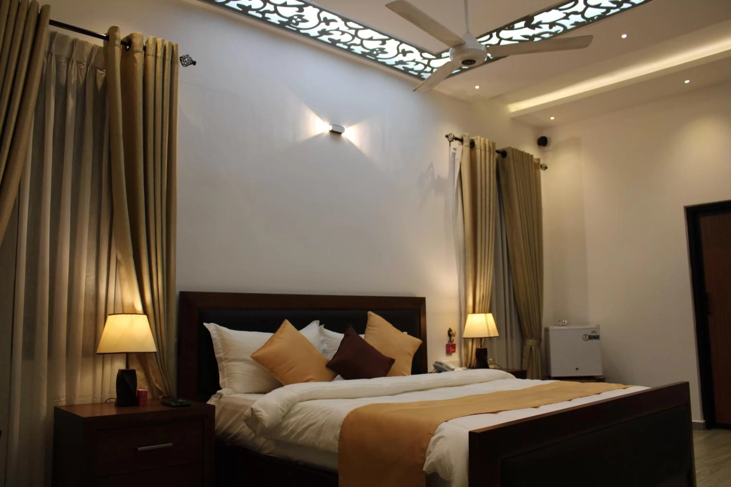 Photo of the whole room, Bed in Sky Gate kandy
