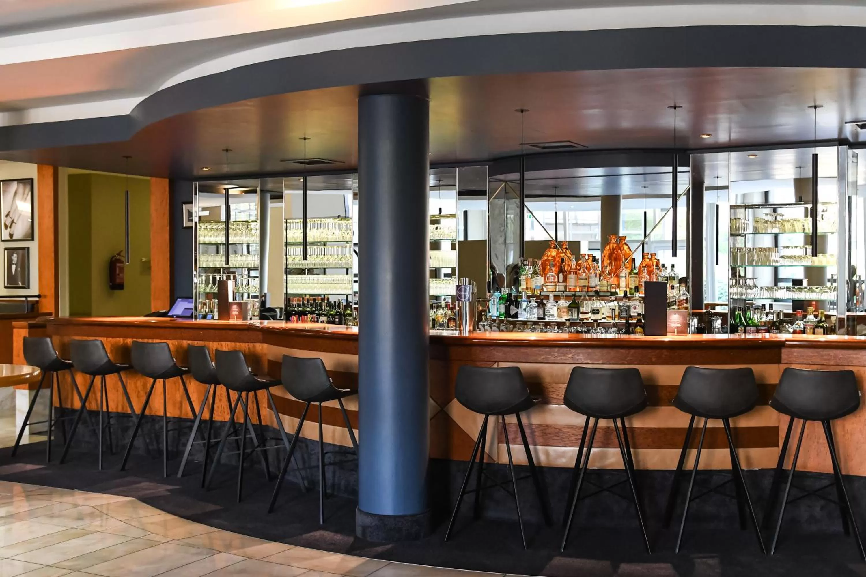 Lounge or bar in relexa hotel Airport Düsseldorf/Ratingen