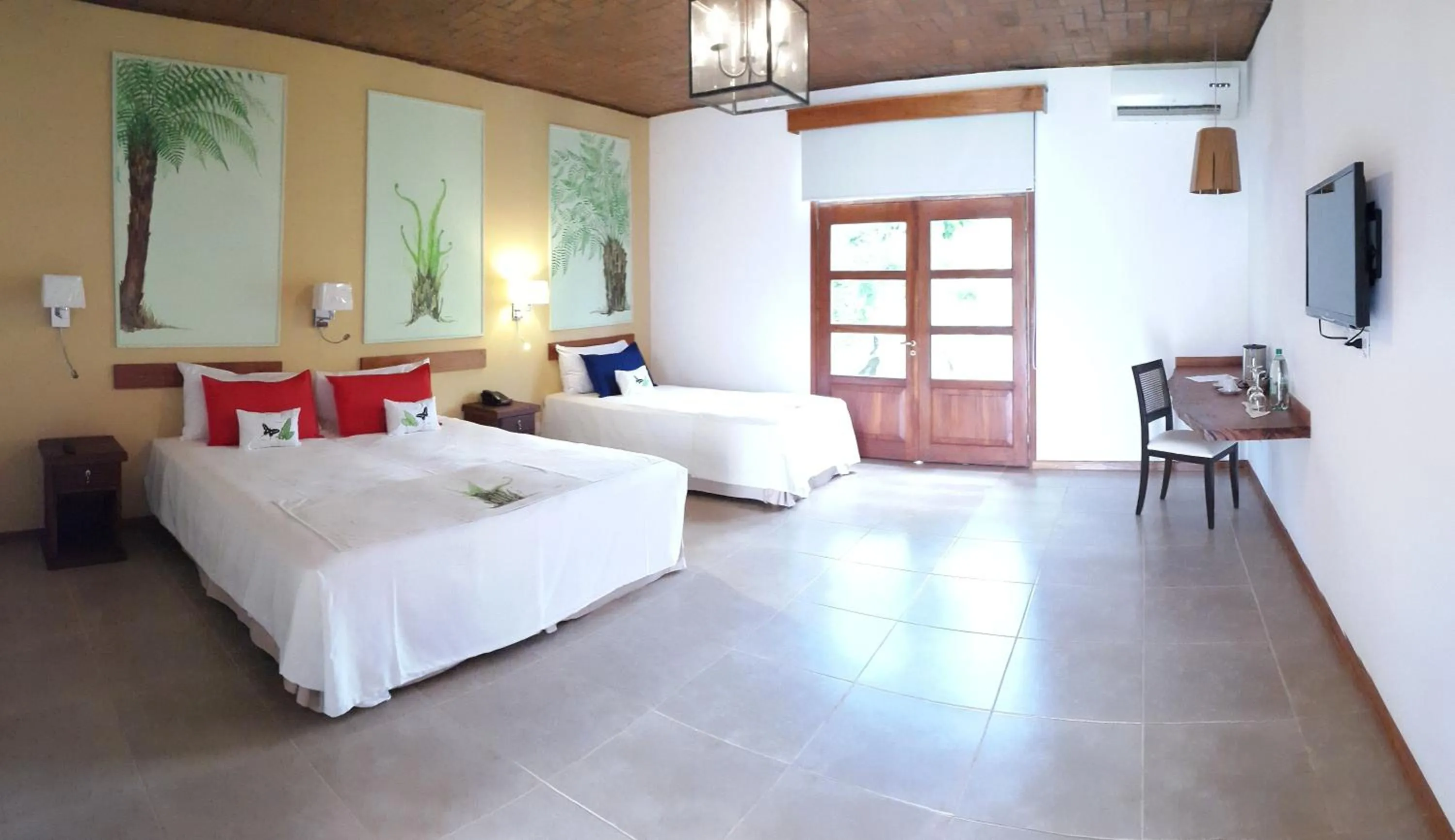 Photo of the whole room, Bed in El Pueblito Iguazú