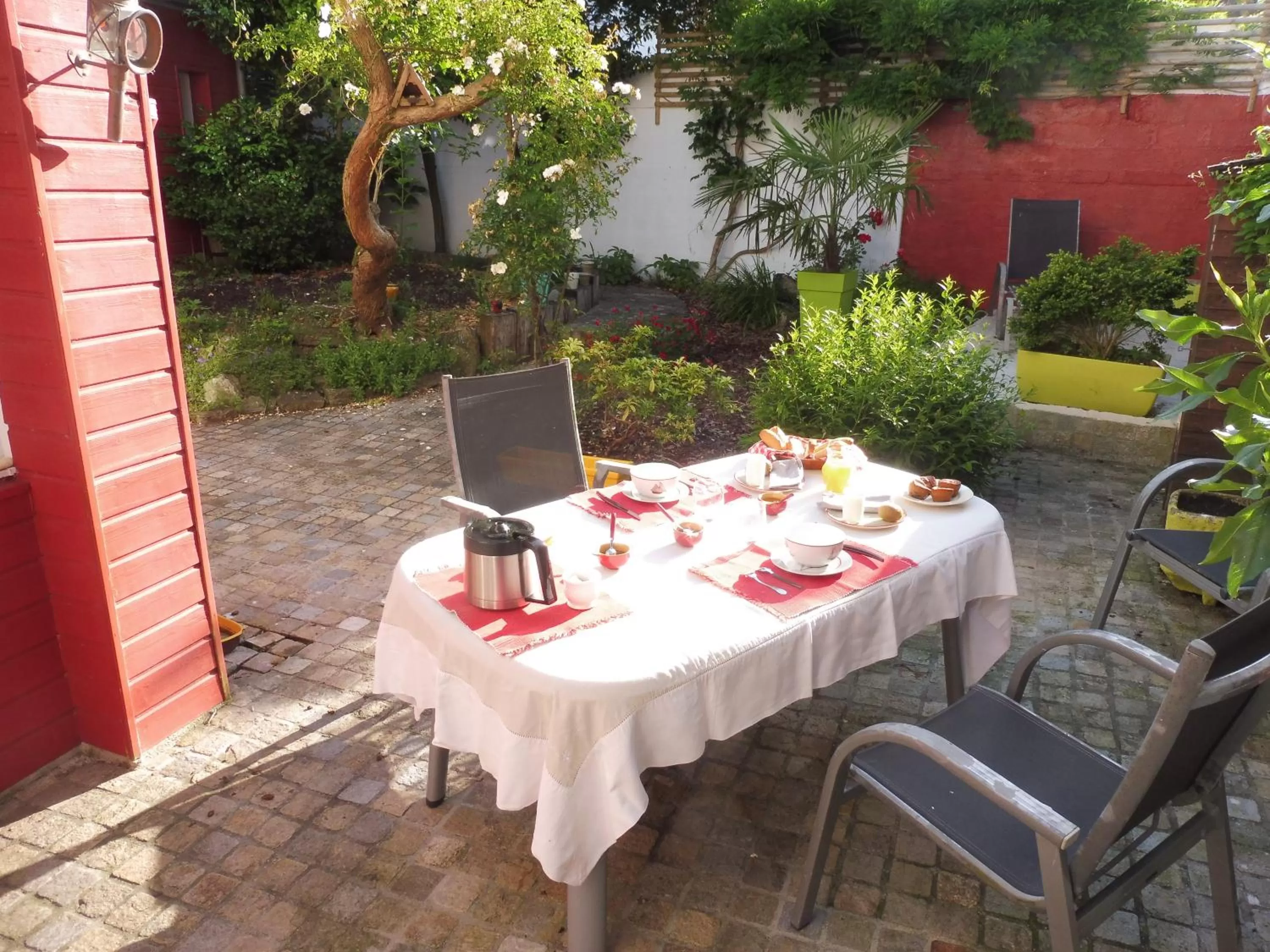 Continental breakfast in Ty Lireu