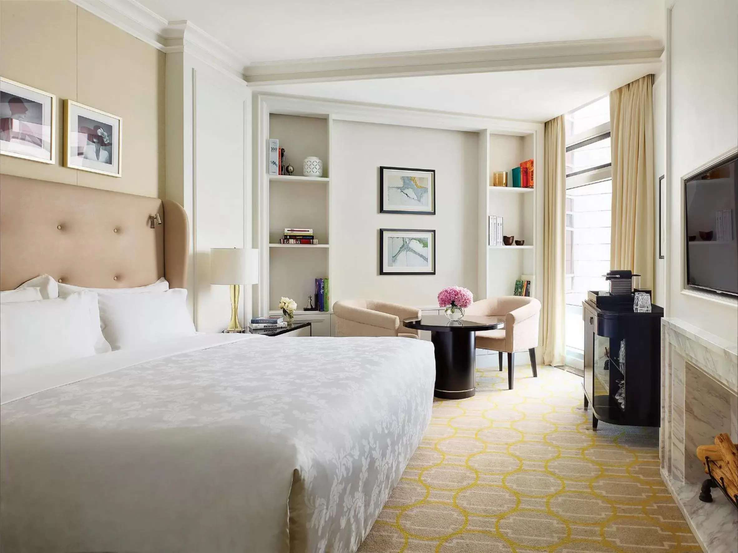 Deluxe Courtyard View King in The Langham Hong Kong Deluxe Courtyard View King in The Langham Hong Kong