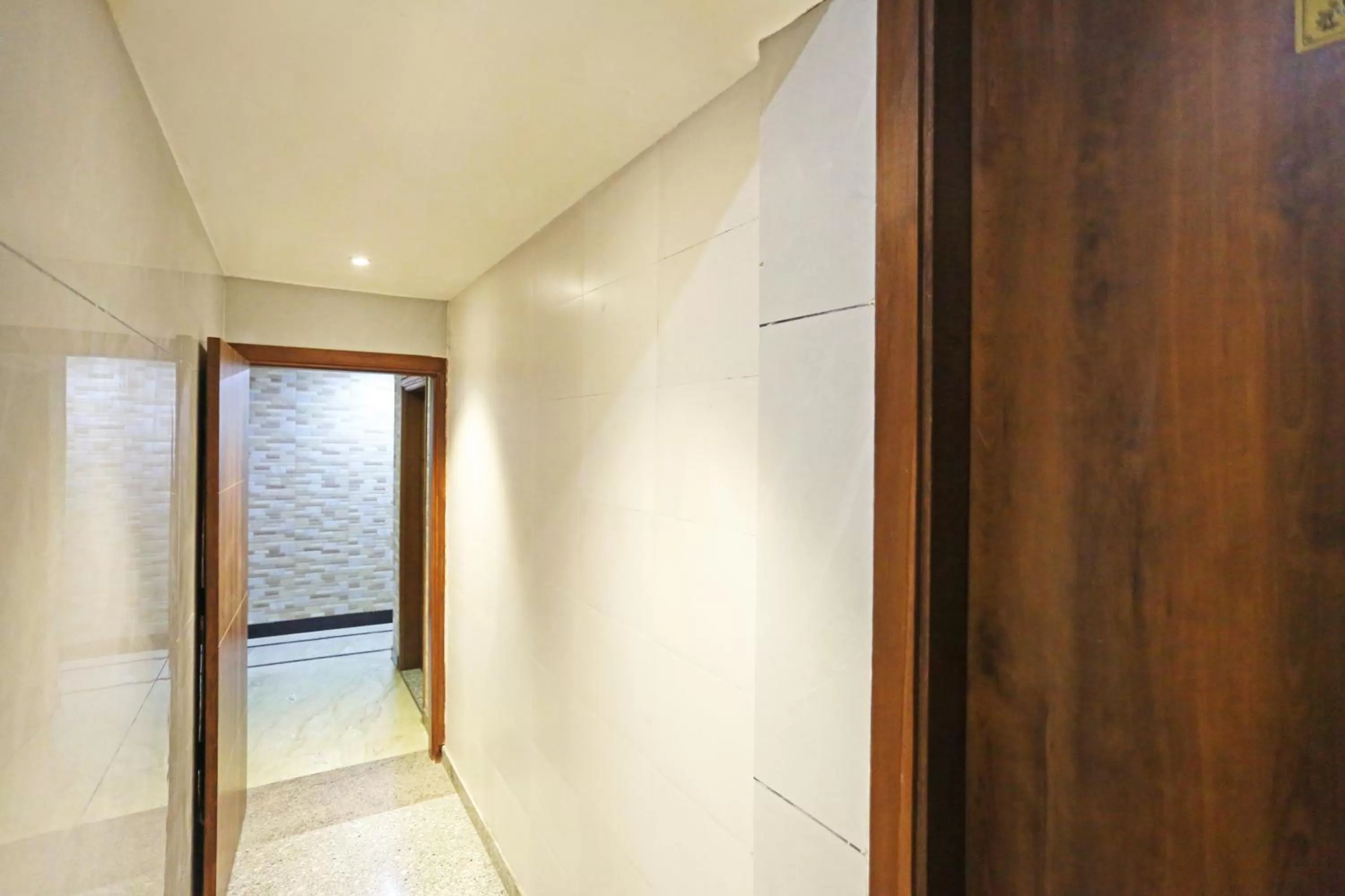 wardrobe in Frankstay By Hotel Preet in 05 mints walking Distance Nizamuddin Railway Station