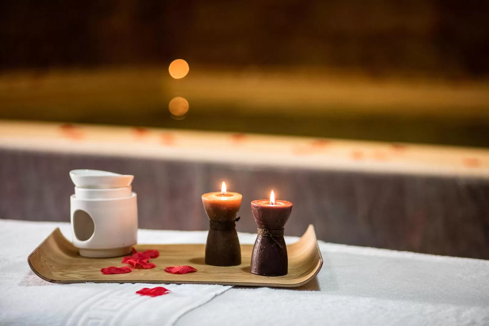 Hot Tub in Cerca Design House