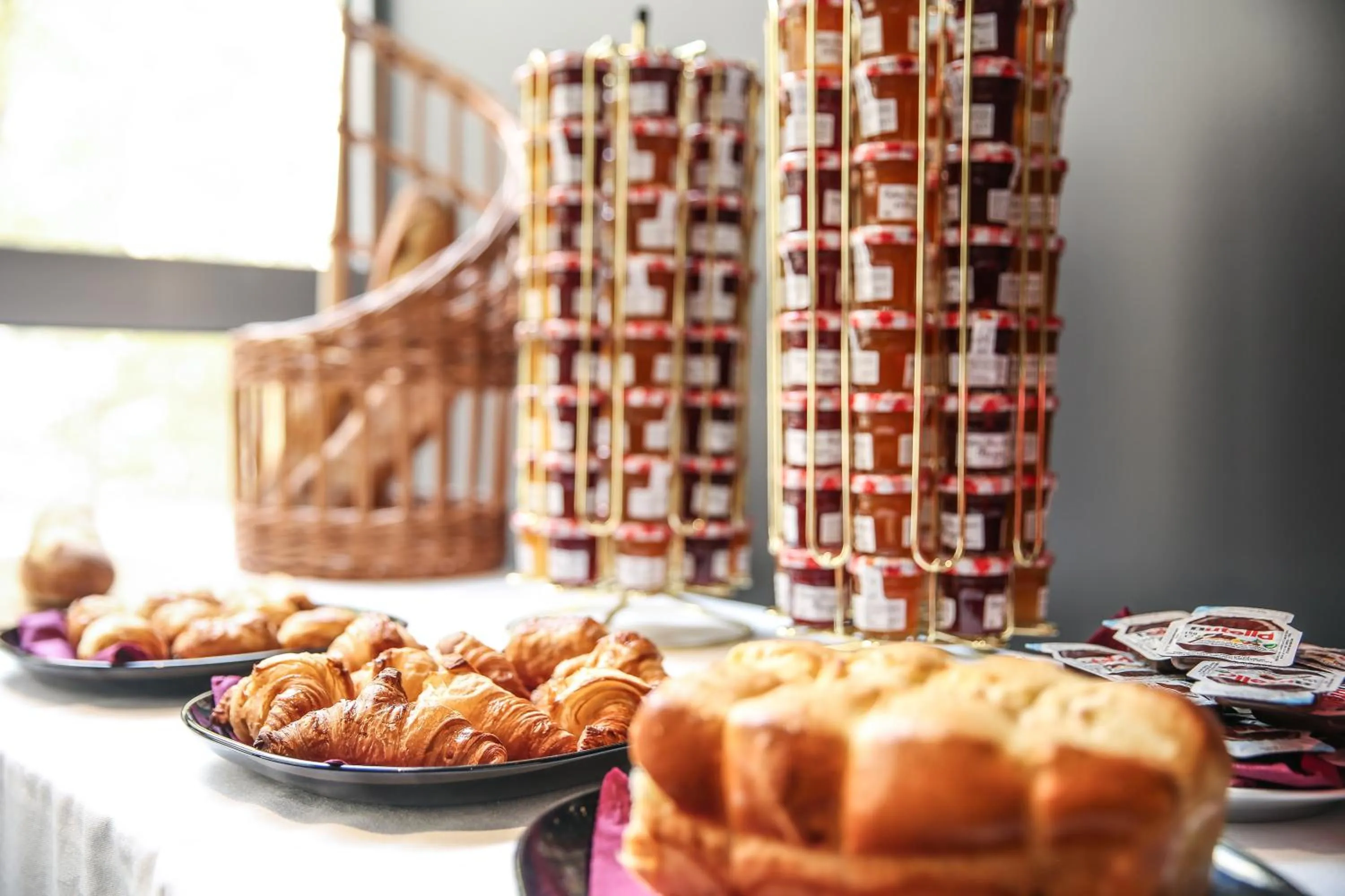 Restaurant/places to eat in Arena Hotel La Defense