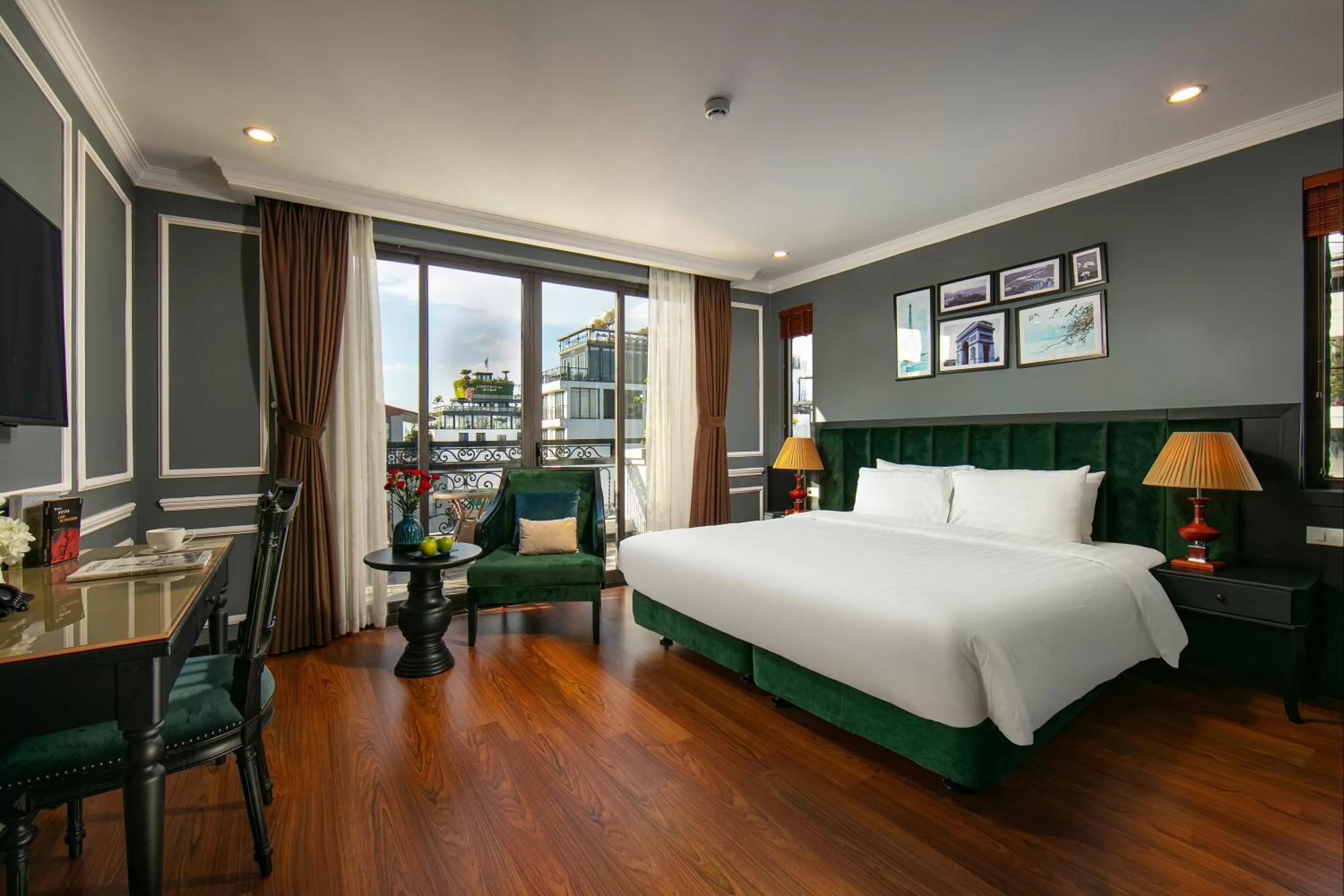 Photo of the whole room in La Selva Premium Hotel