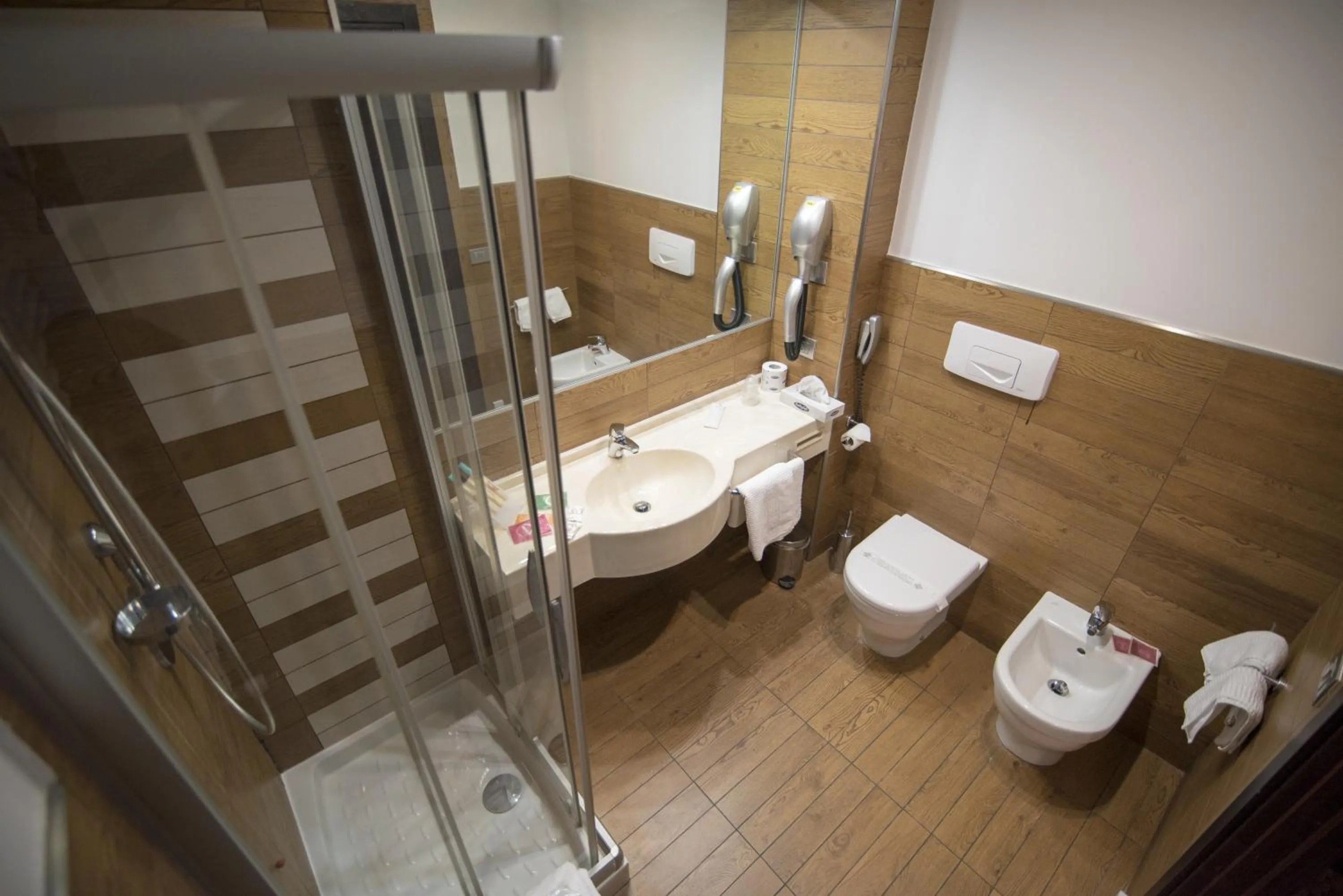 Bathroom in E' Hotel