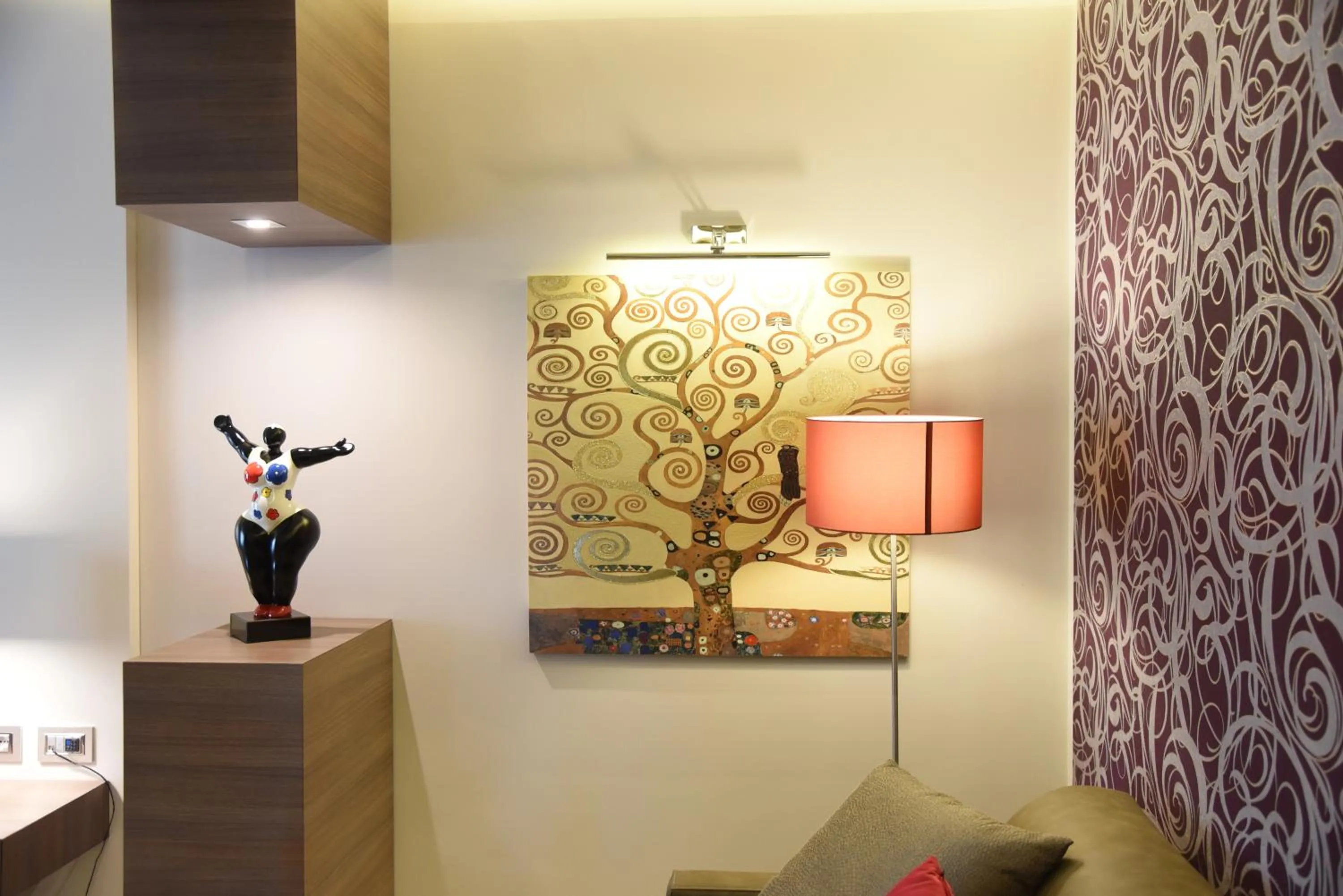 Decorative detail in Hotel Niagara