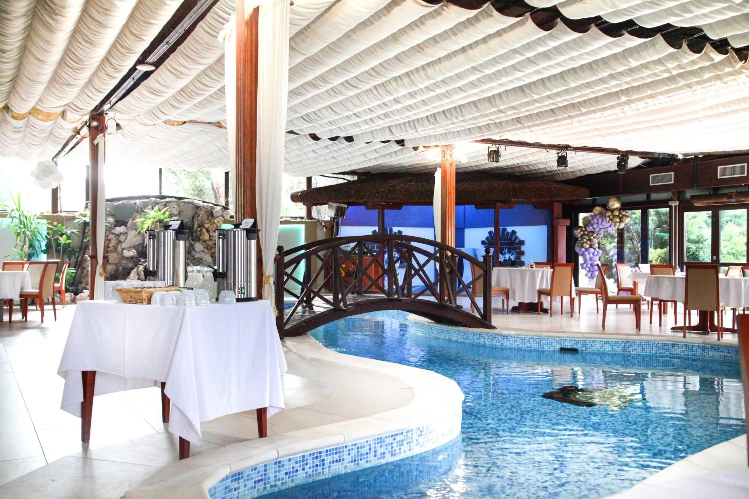 Restaurant/places to eat in S Club Resort Hotel Aqua Park and Spa