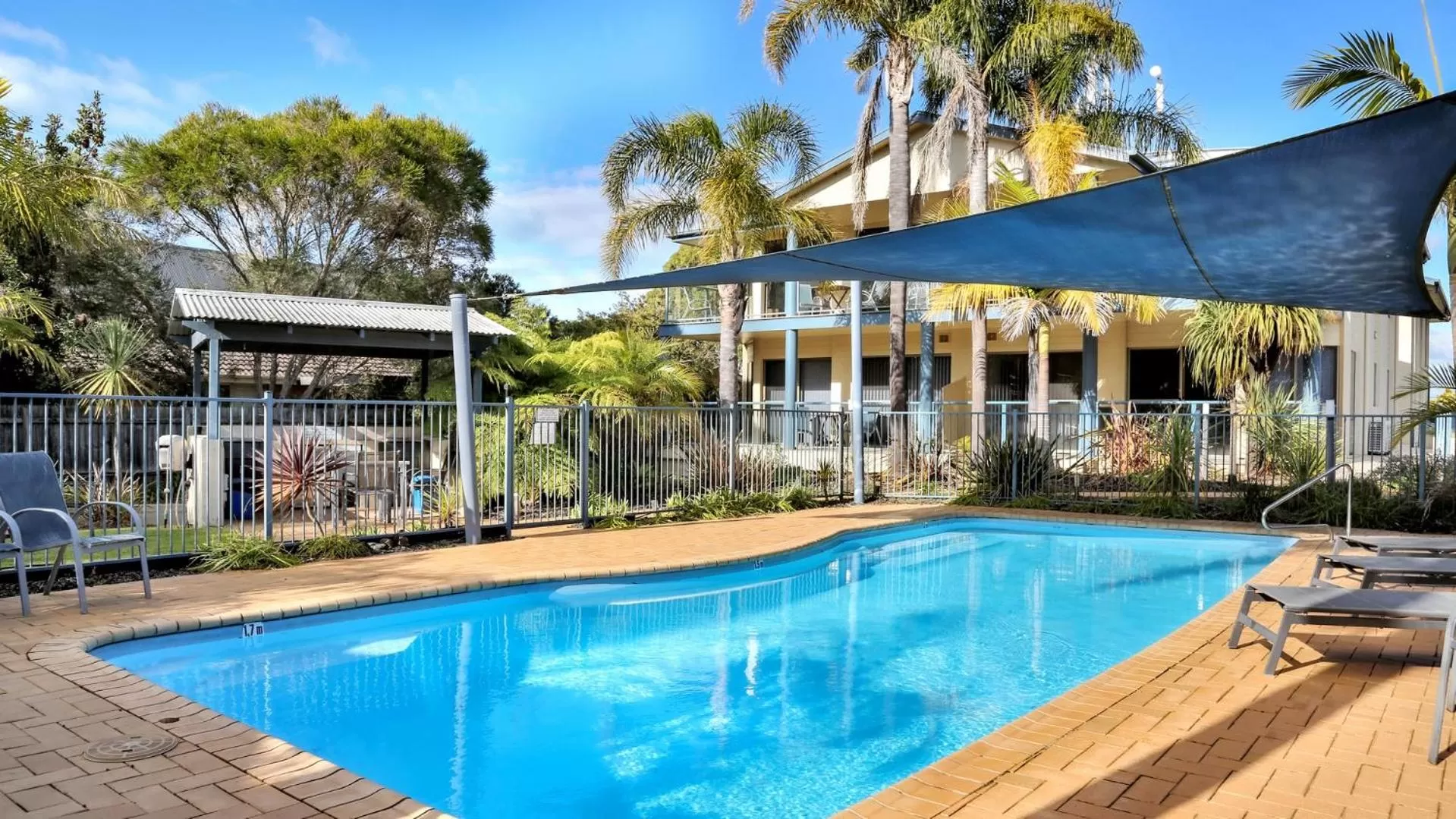Swimming pool in Sorrento Apartments Merimbula