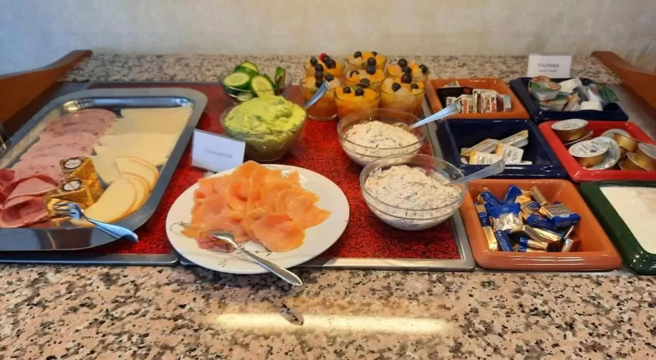 Breakfast in Haus Hubertus