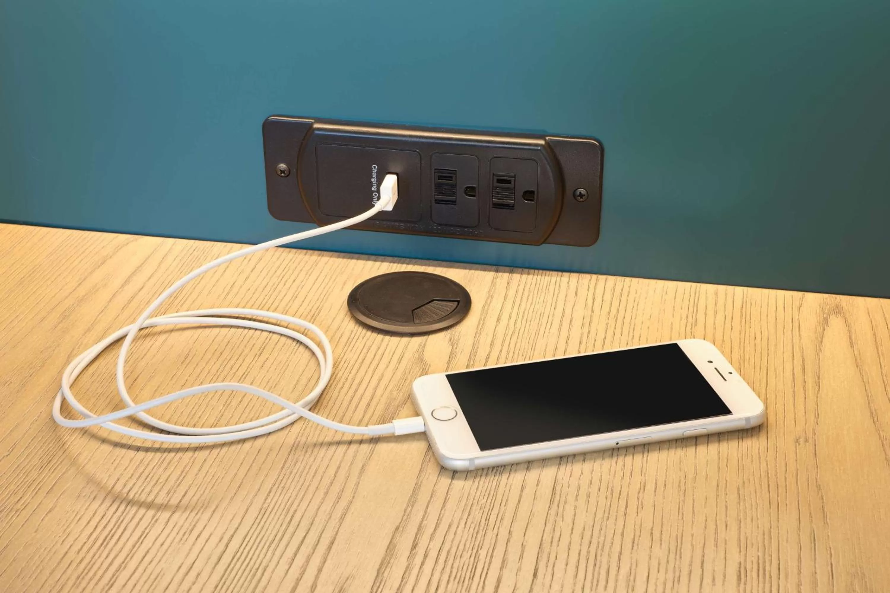 Photo of the whole room in OUTRIGGER Waikiki Beachcomber Hotel