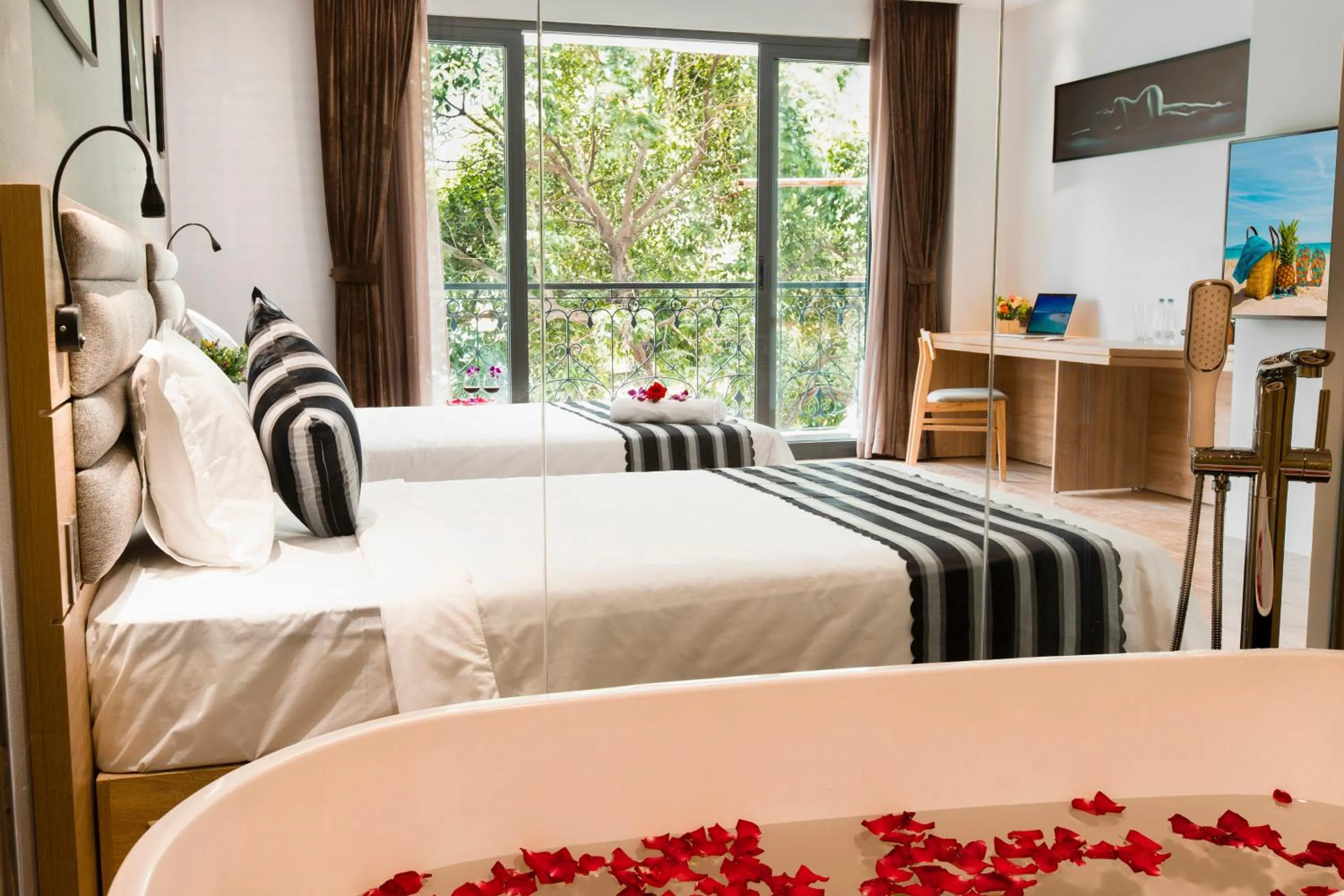 Bedroom, Bed in Aiden Saigon Hotel