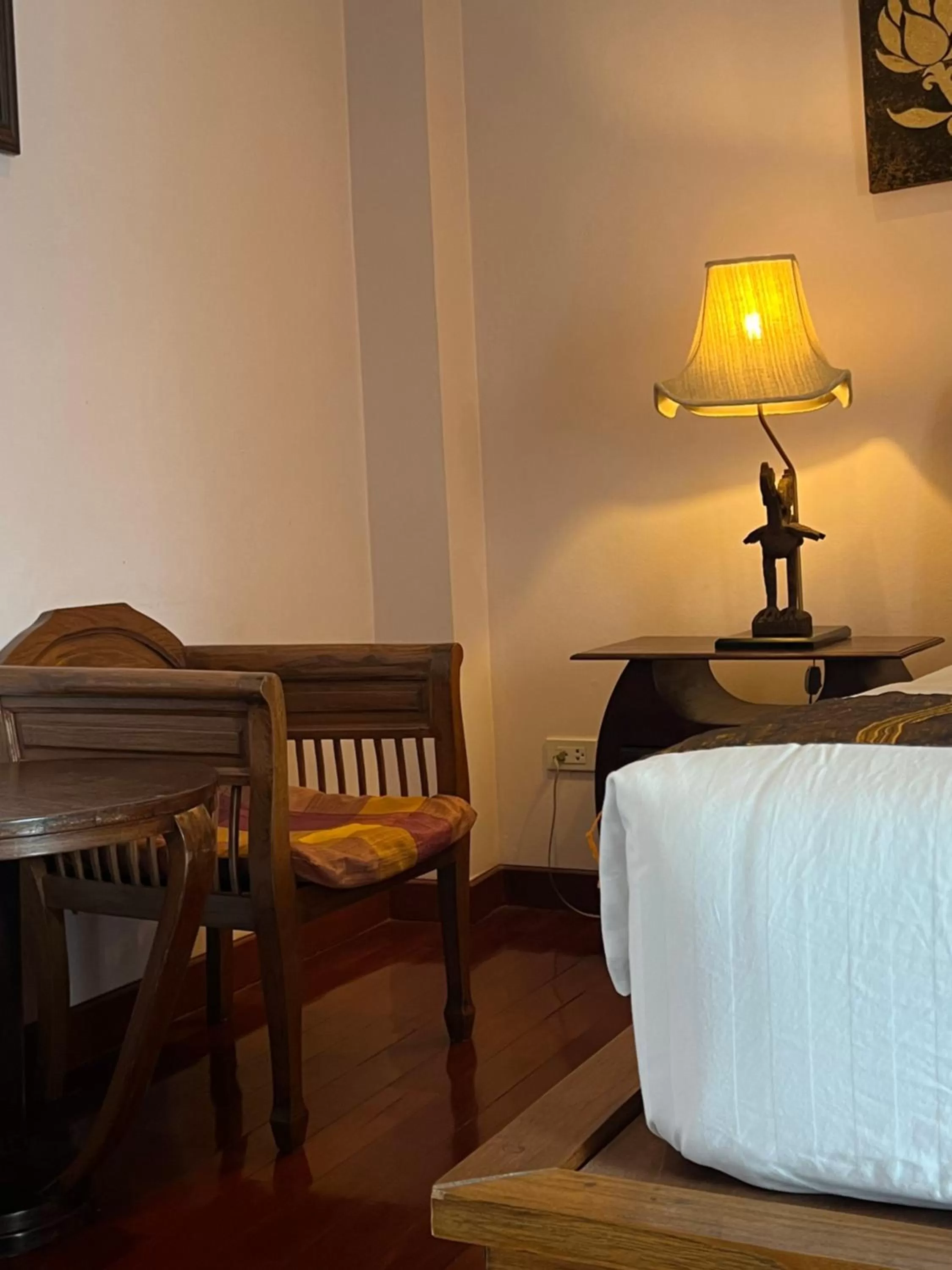 Seating area, Bed in Pha Thai House