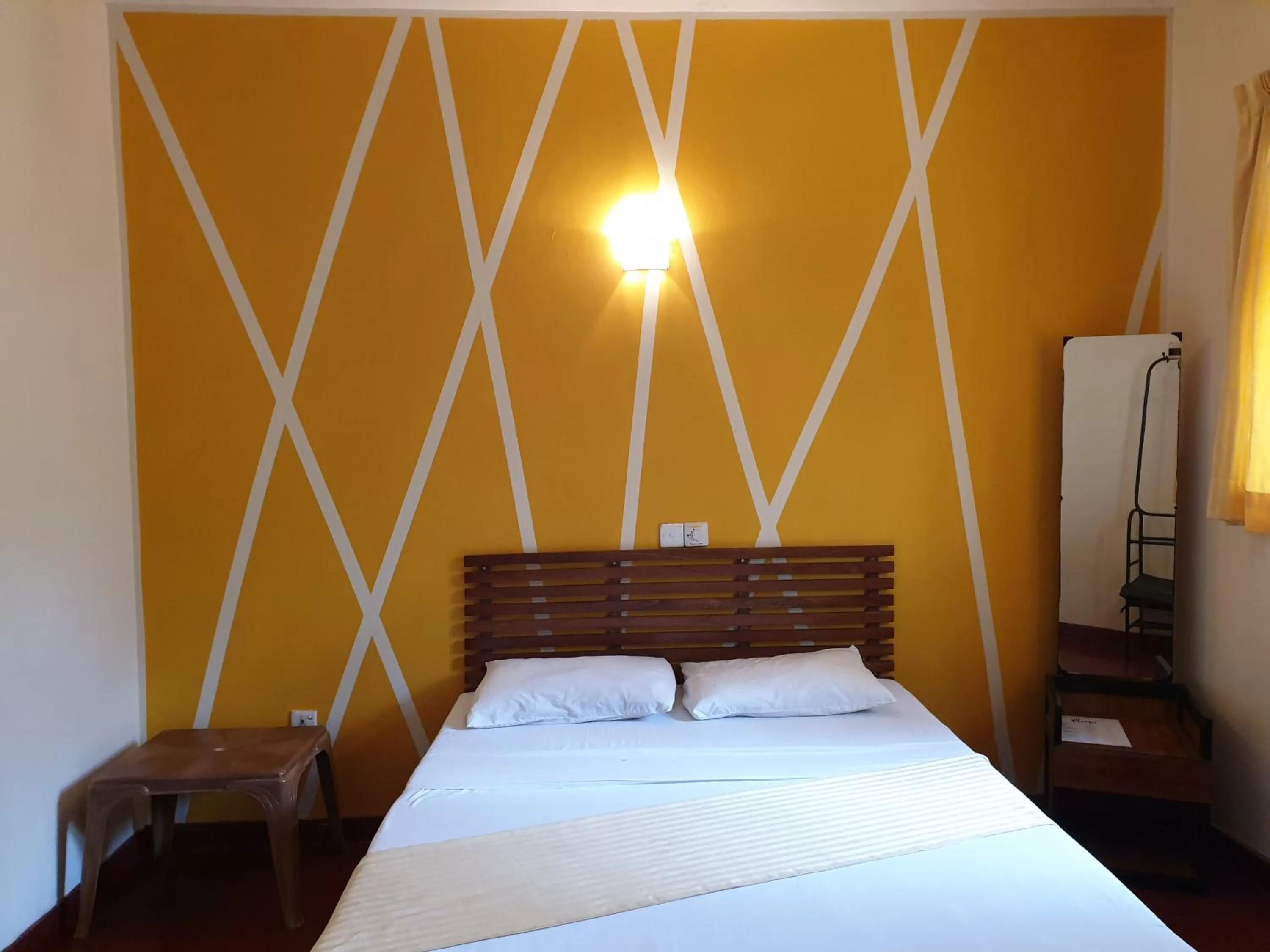 Bed in Shiva Rest Katharagama