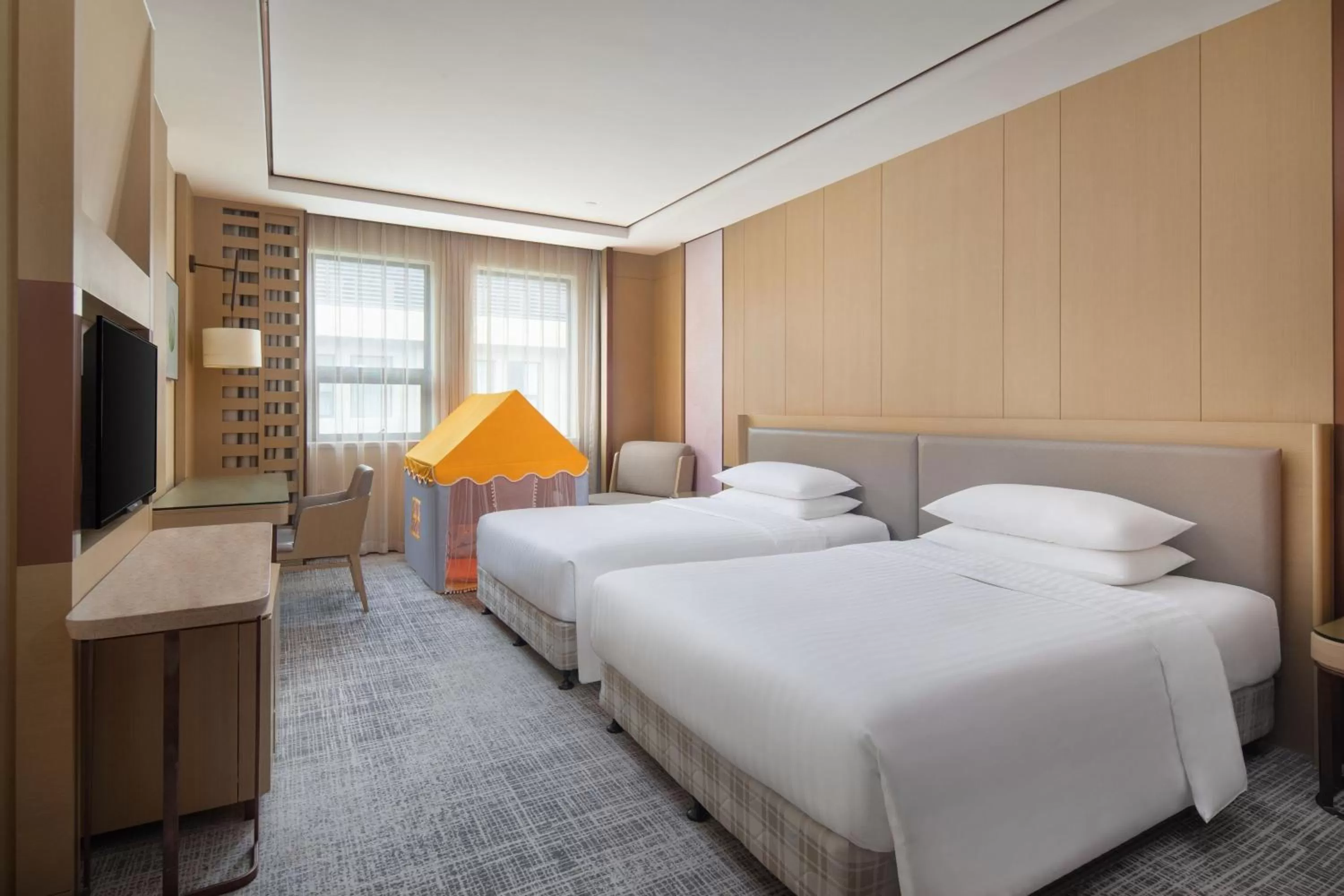 Camping Double Room with Two Double Beds in Courtyard by Marriott Shanghai International Tourism and Resorts Zone