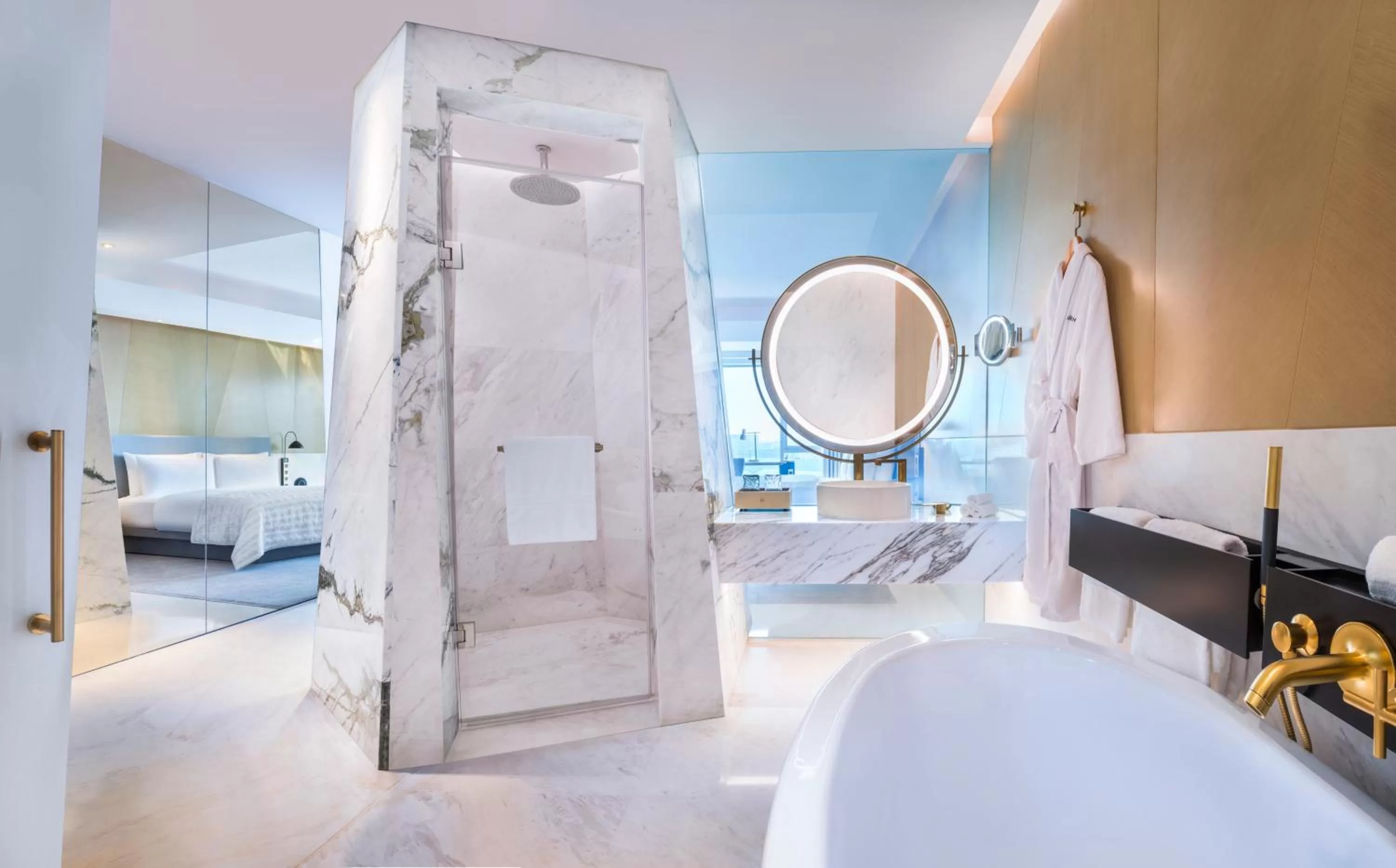 Bathroom, Bed in Le Meridien Shanghai Hongqiao,Minhang