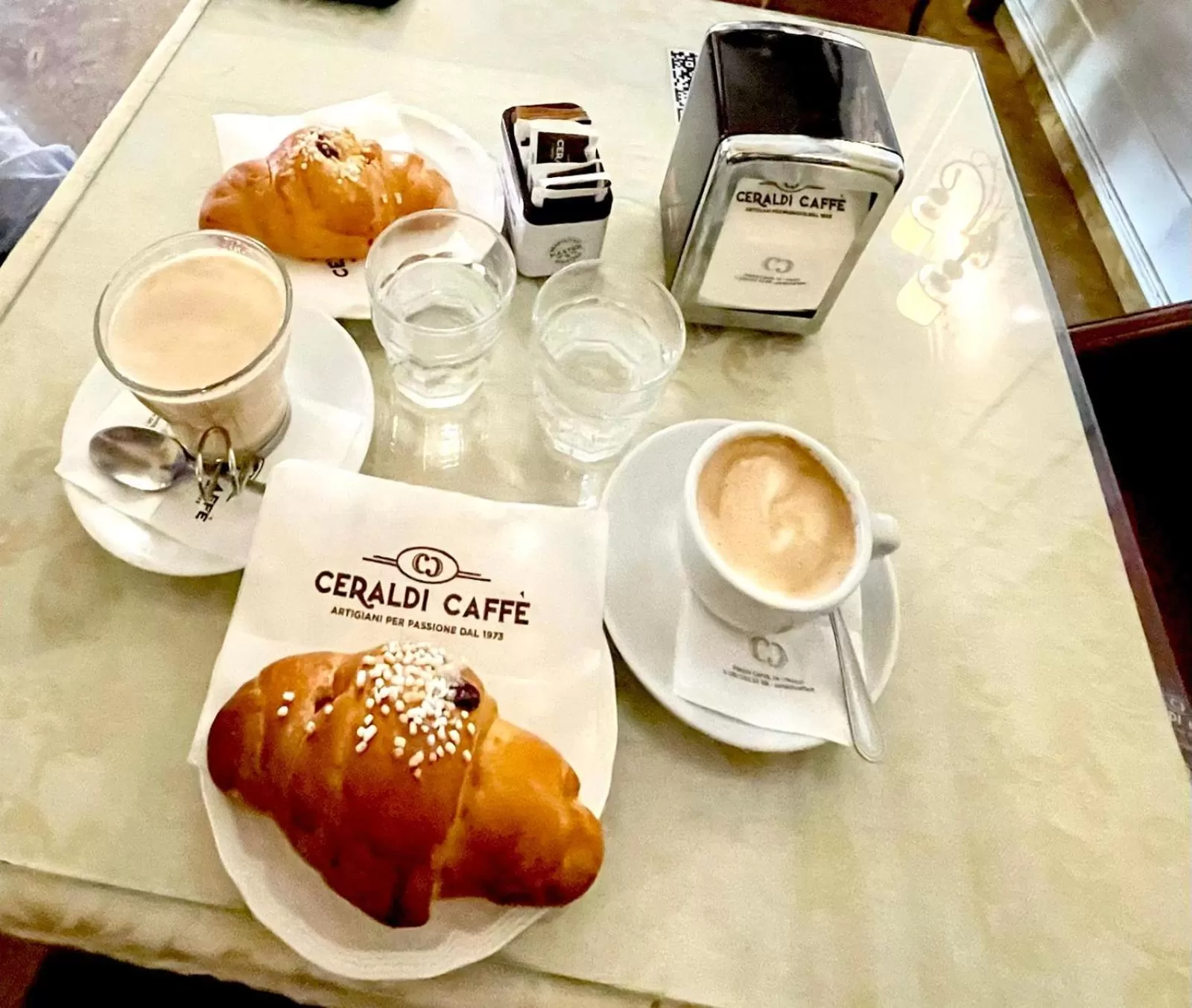 Italian breakfast in L'Angolo d'o core