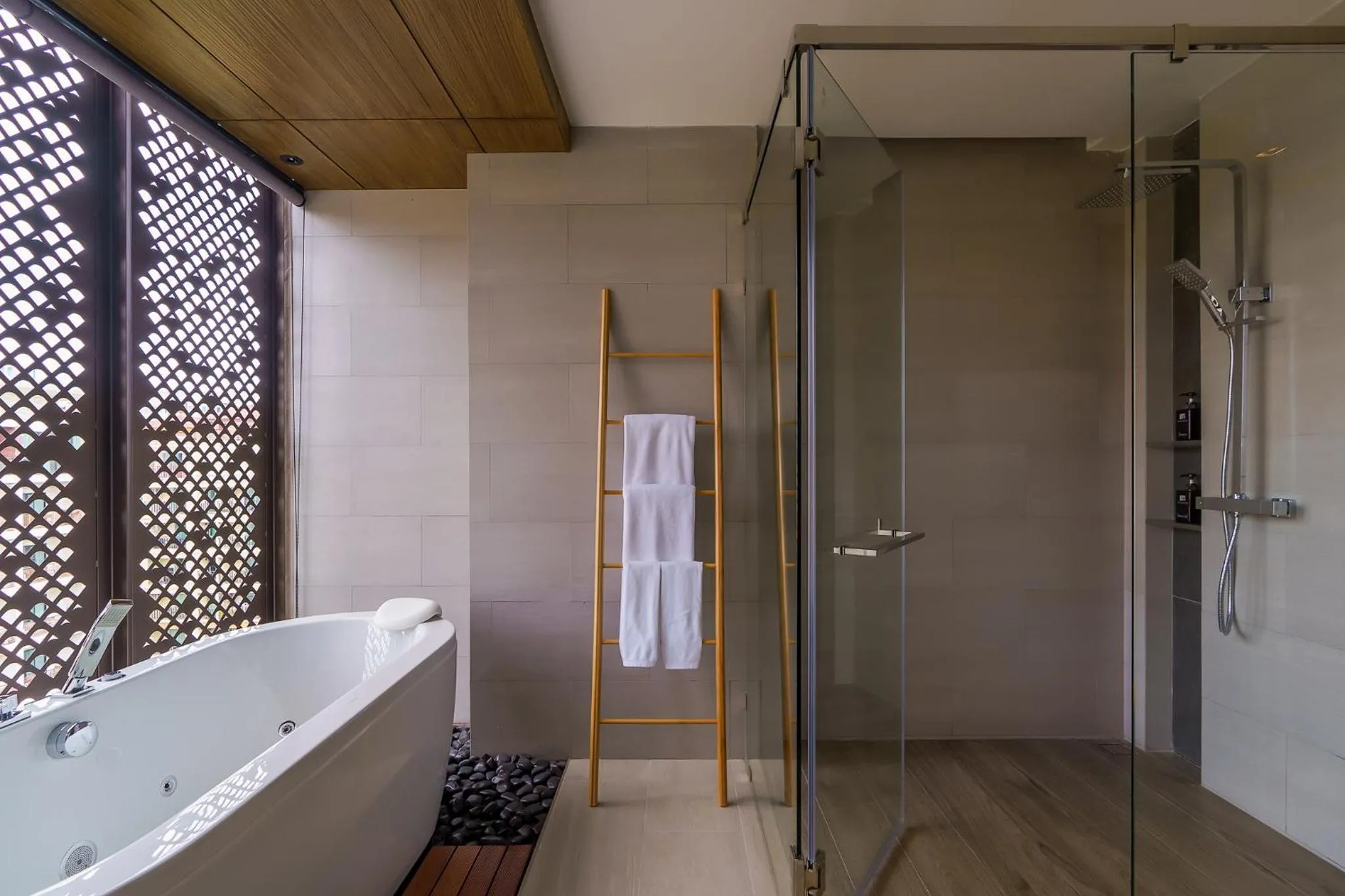 Bathroom in Fifth Pattaya Jomtien By Shiwalai Int