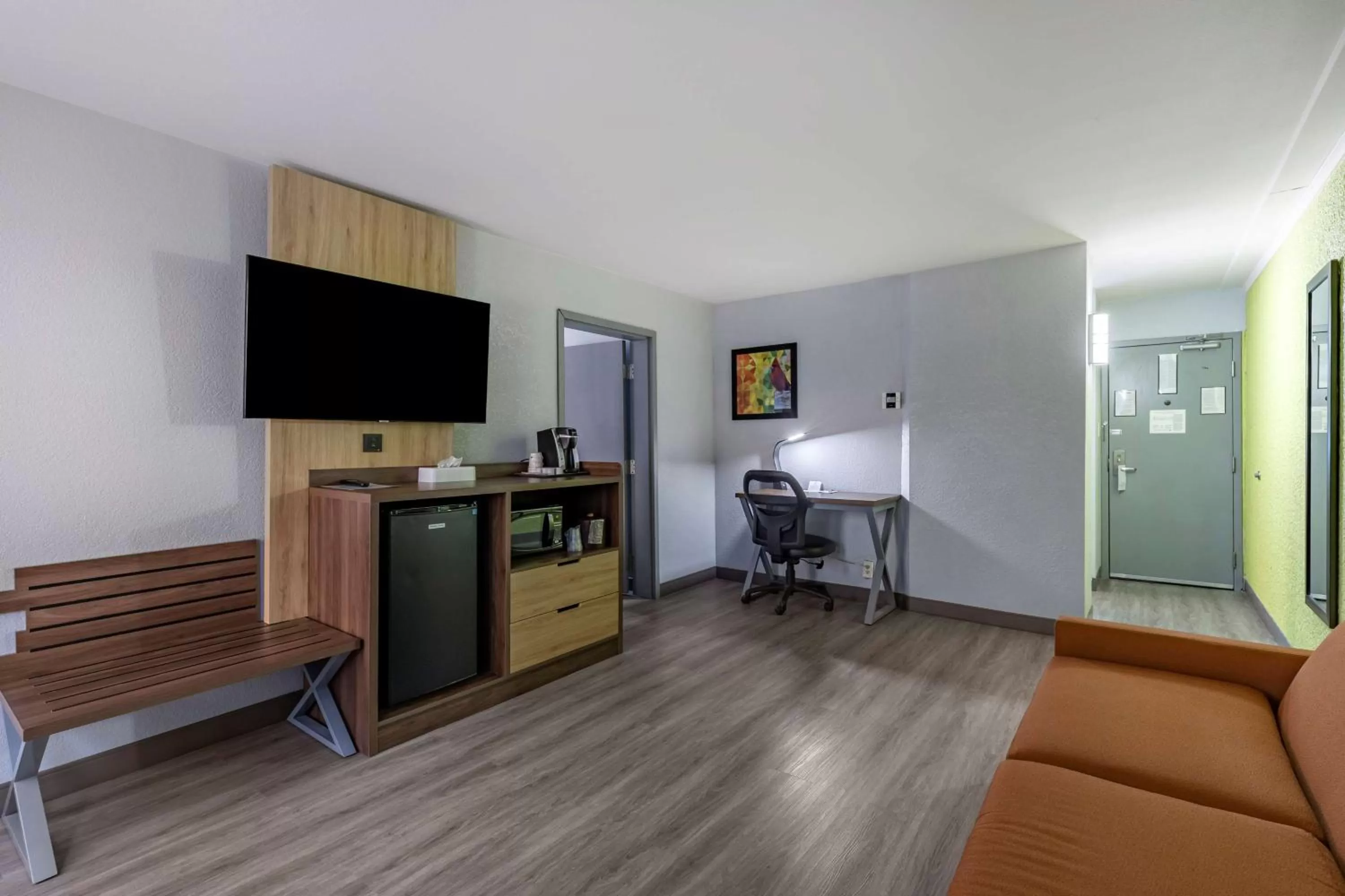 Bedroom in Best Western Plus St. Louis West-Westport