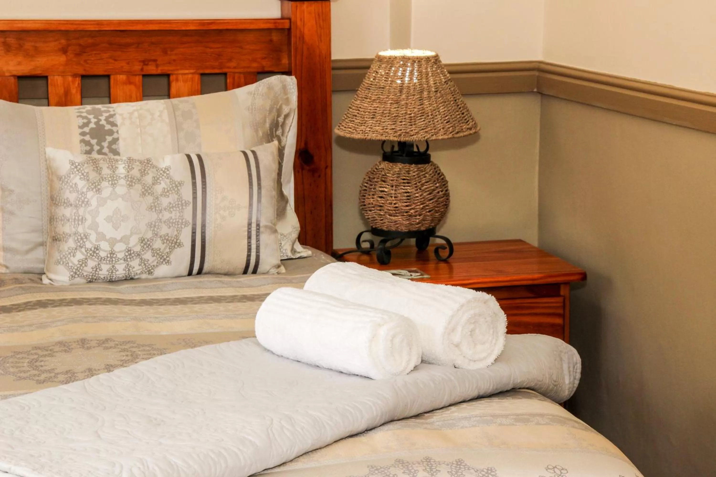 Bed in Victoria Heights B&B