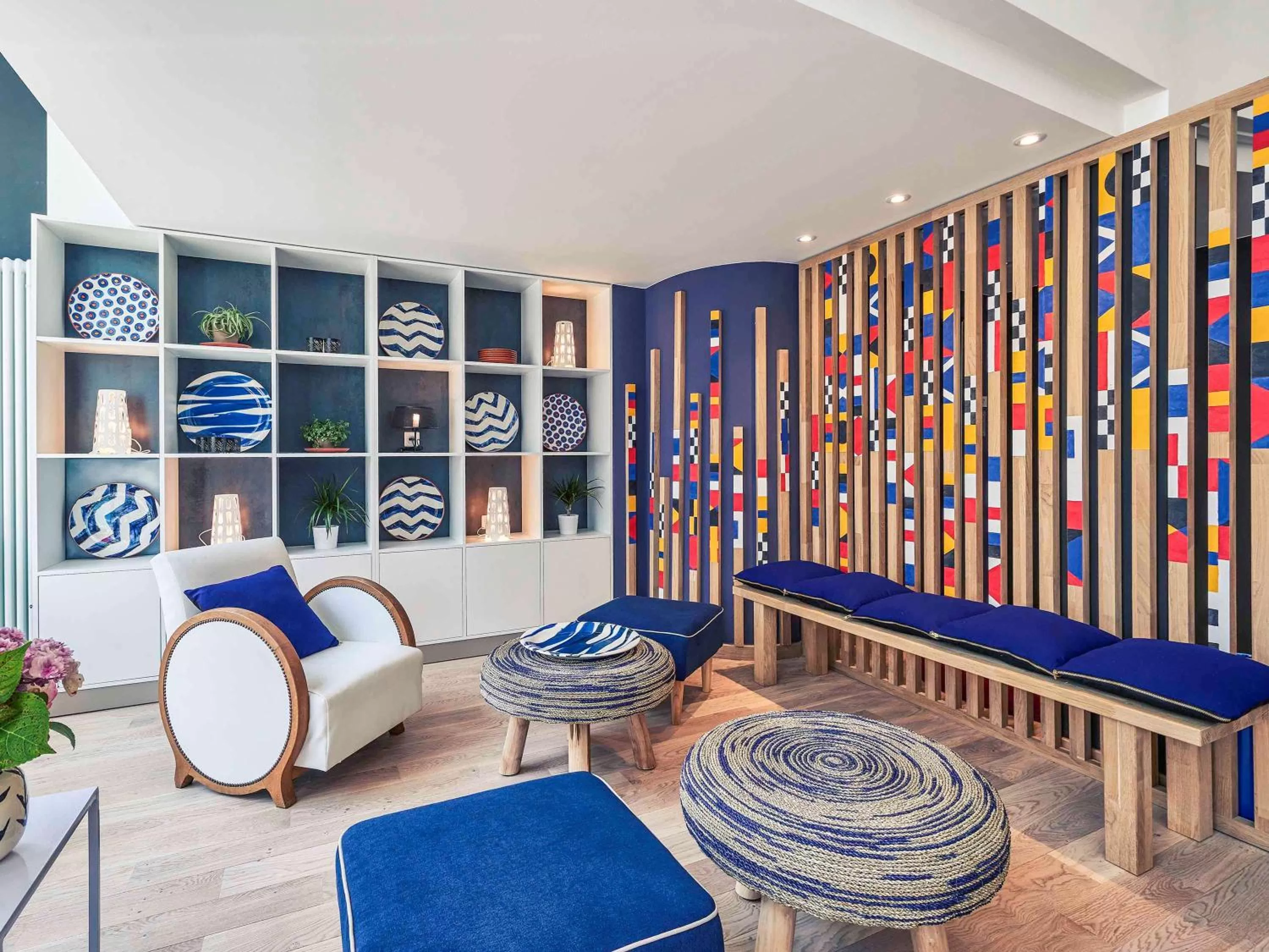 Lounge or bar in Hotel Mercure Brest Centre Les Voyageurs