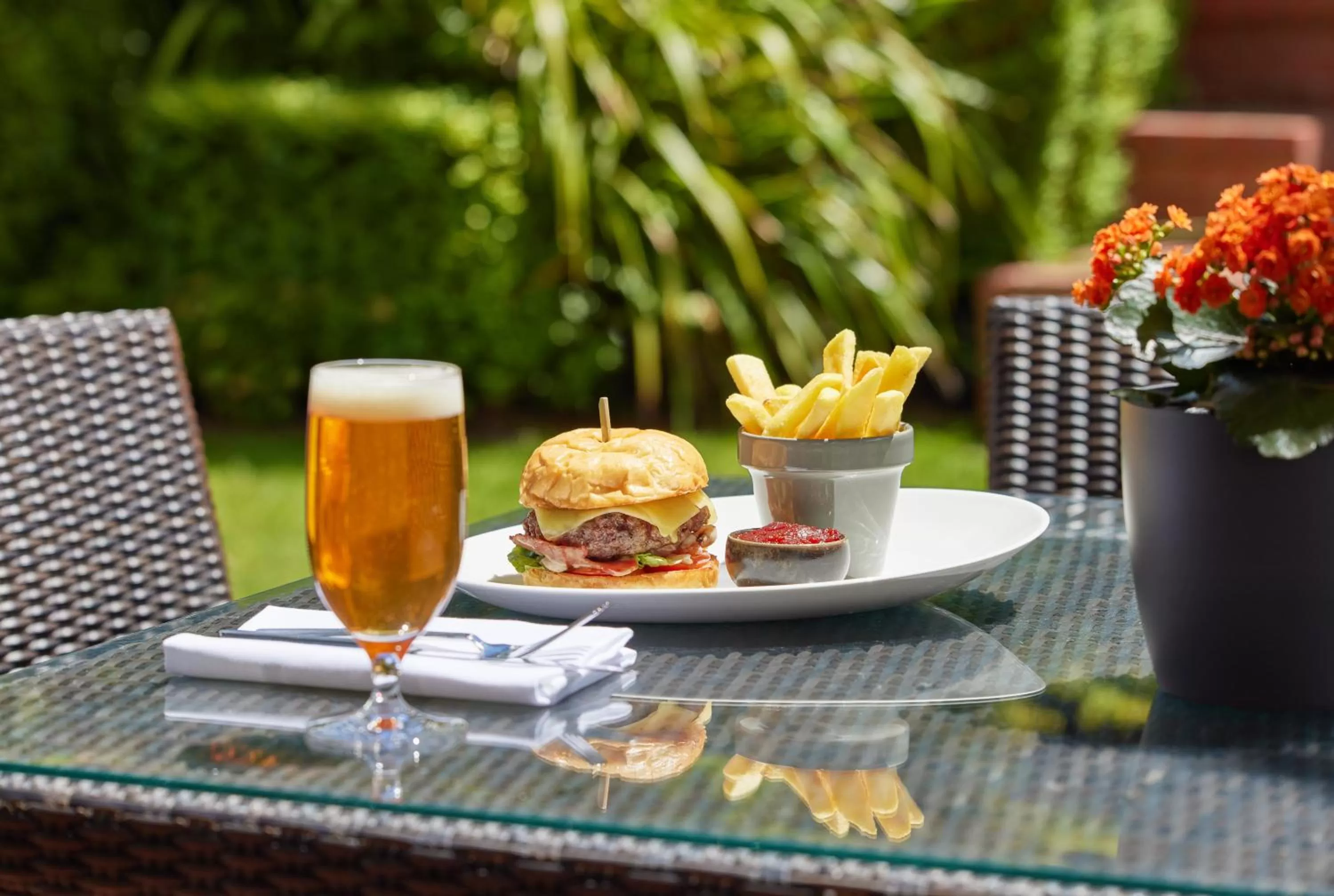 Food and drinks in Hyatt Hotel Canberra - A Park Hyatt Hotel